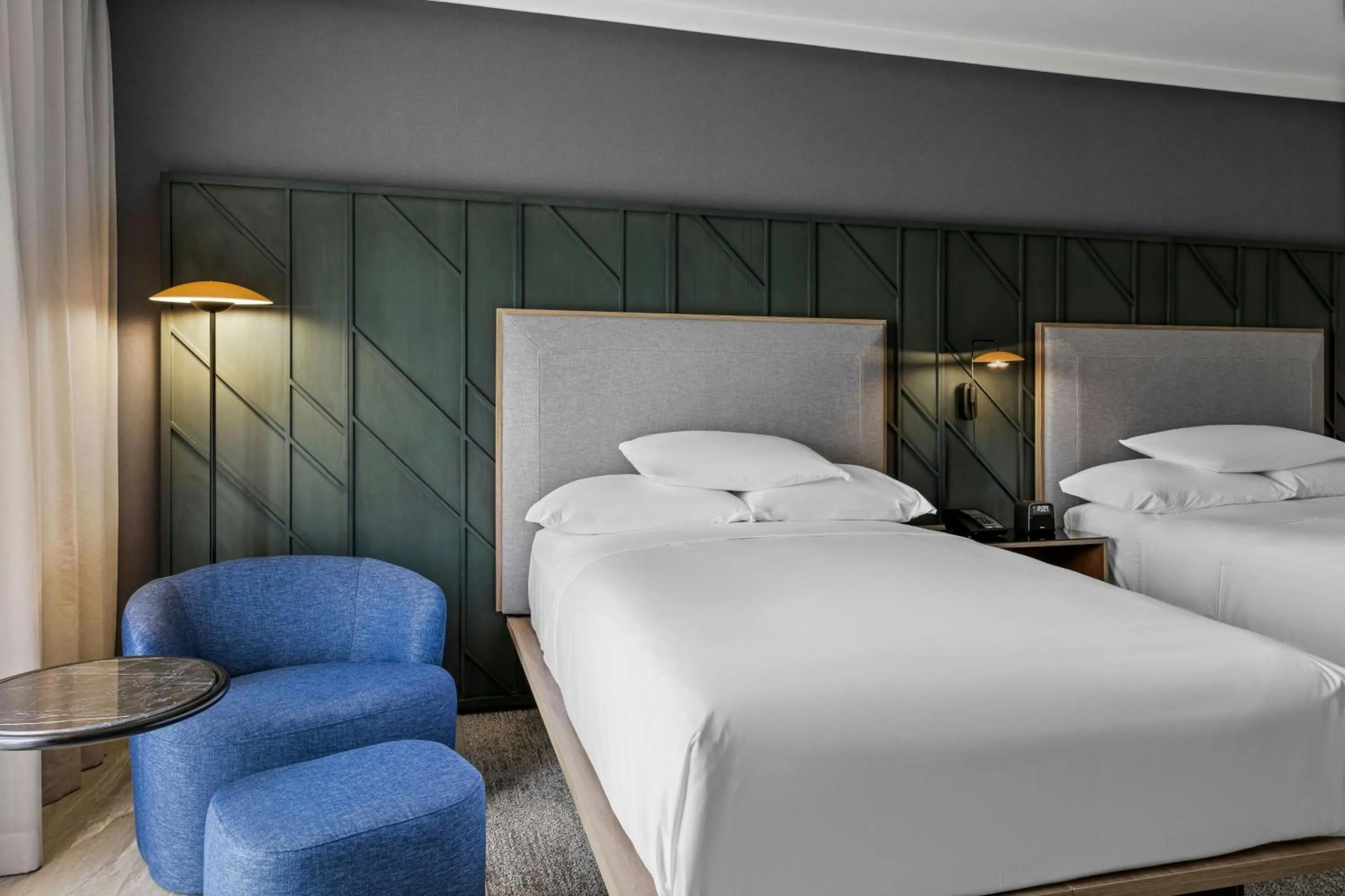 Photo of the whole room, Bed in Courtyard by Marriott San Jose Escazu