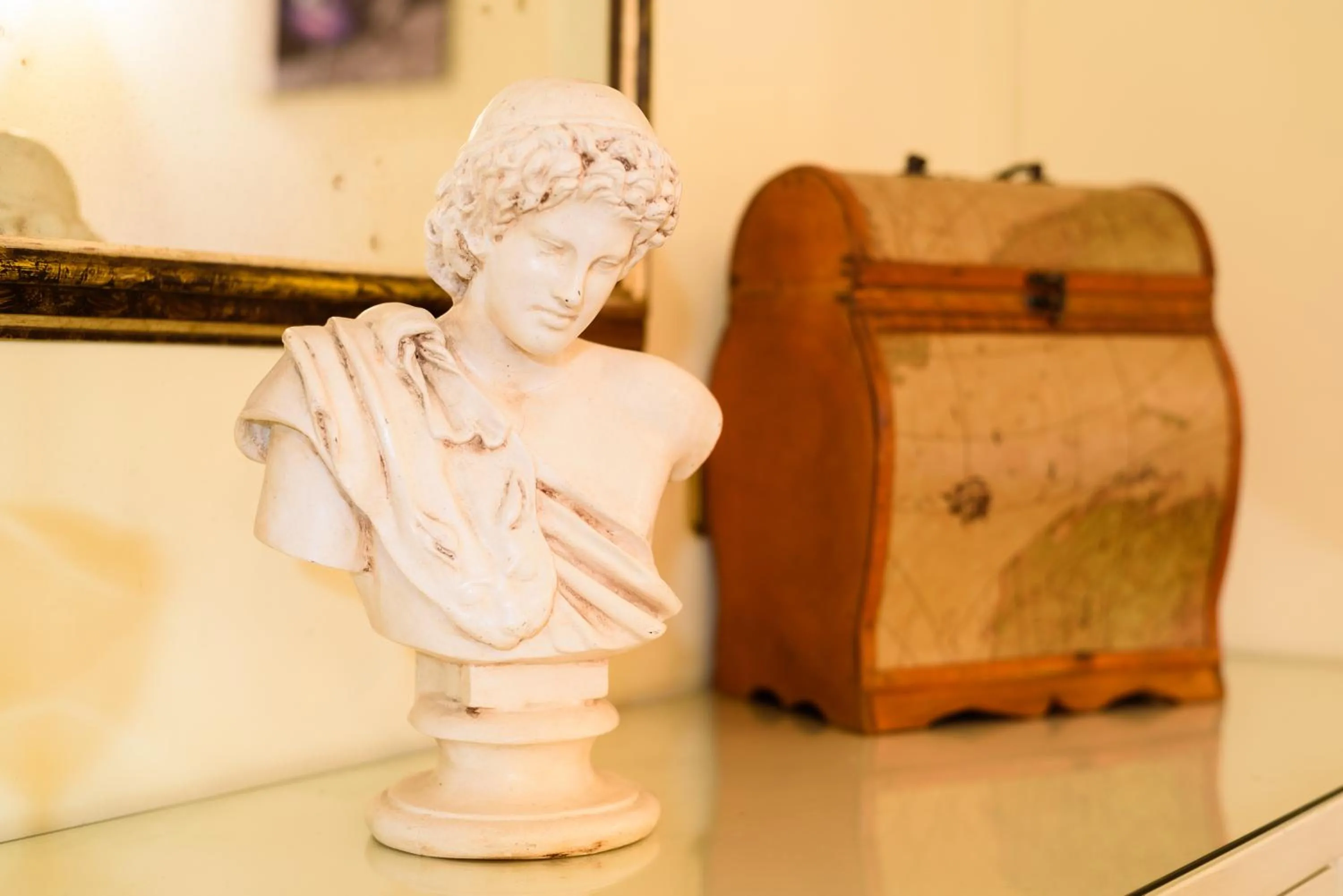 Decorative detail in Apartment Margutta Center