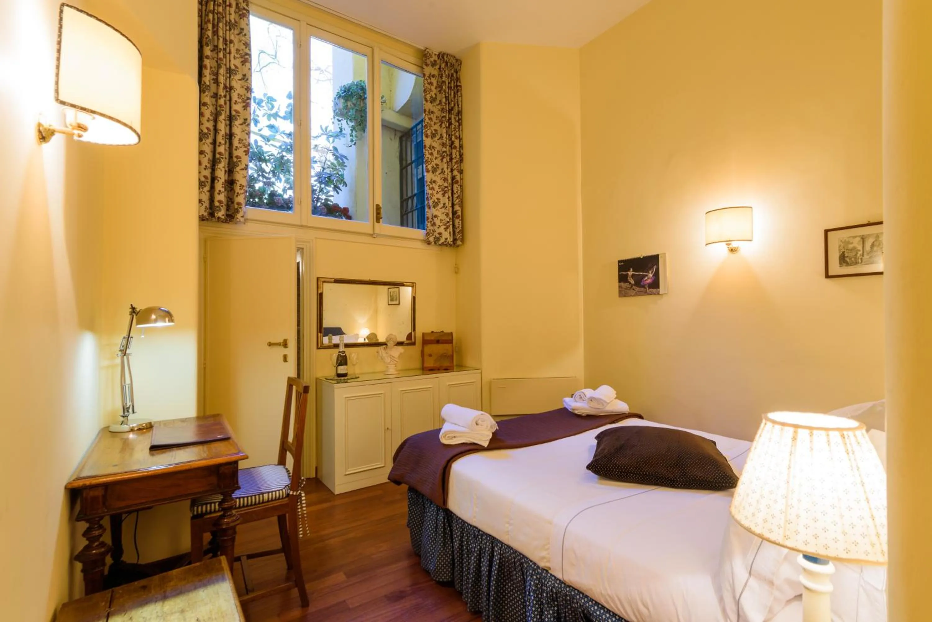 Activities, Bed in Apartment Margutta Center
