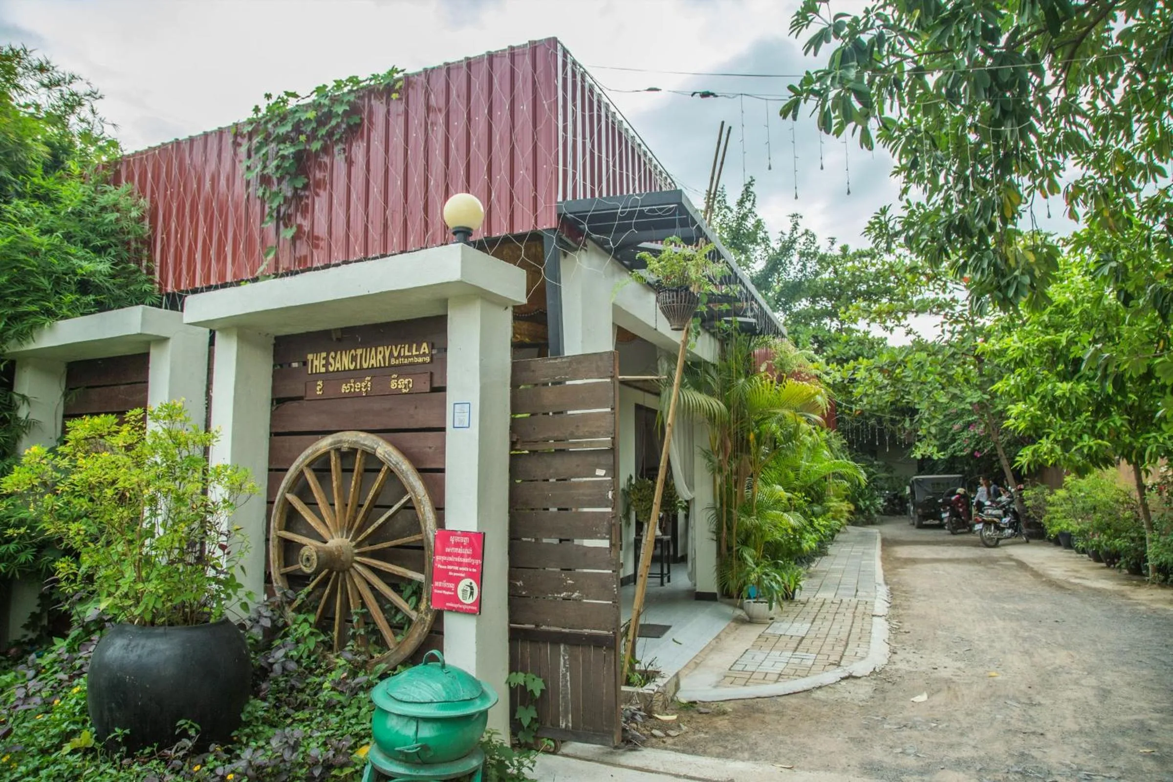 Facade/entrance in The Sanctuary Villa Battambang