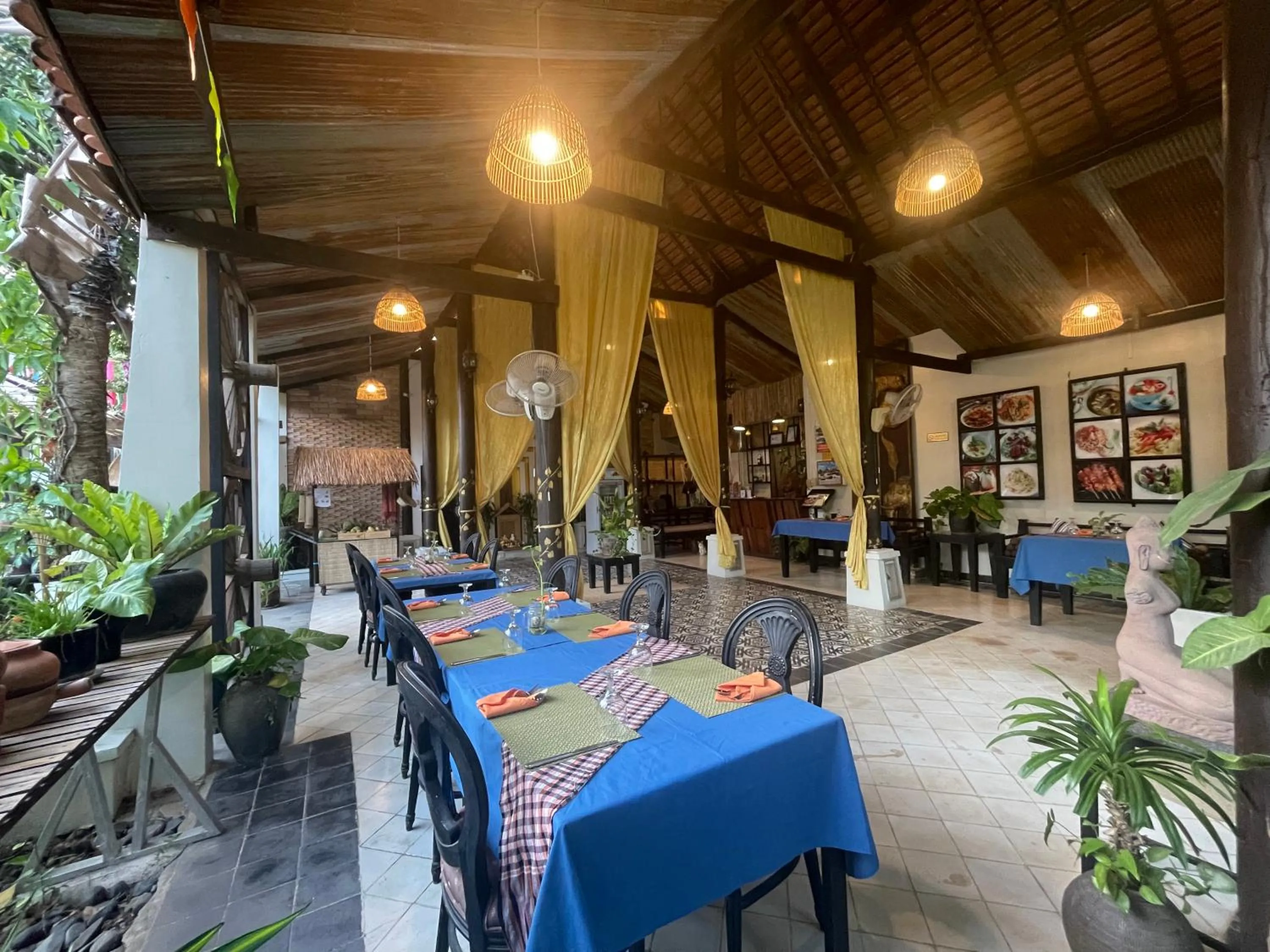 Restaurant/places to eat in The Sanctuary Villa Battambang