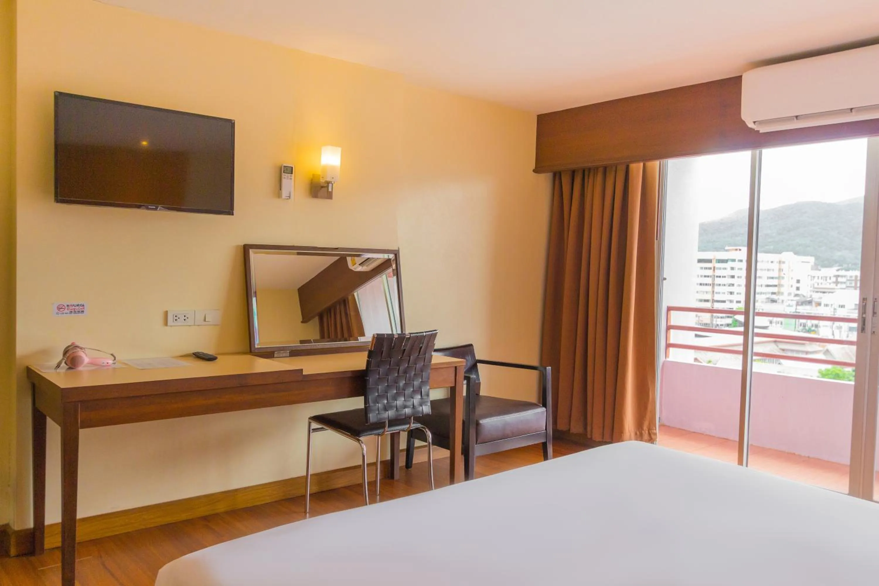 TV and multimedia, Bed in Mayflower Grande Chiang Mai