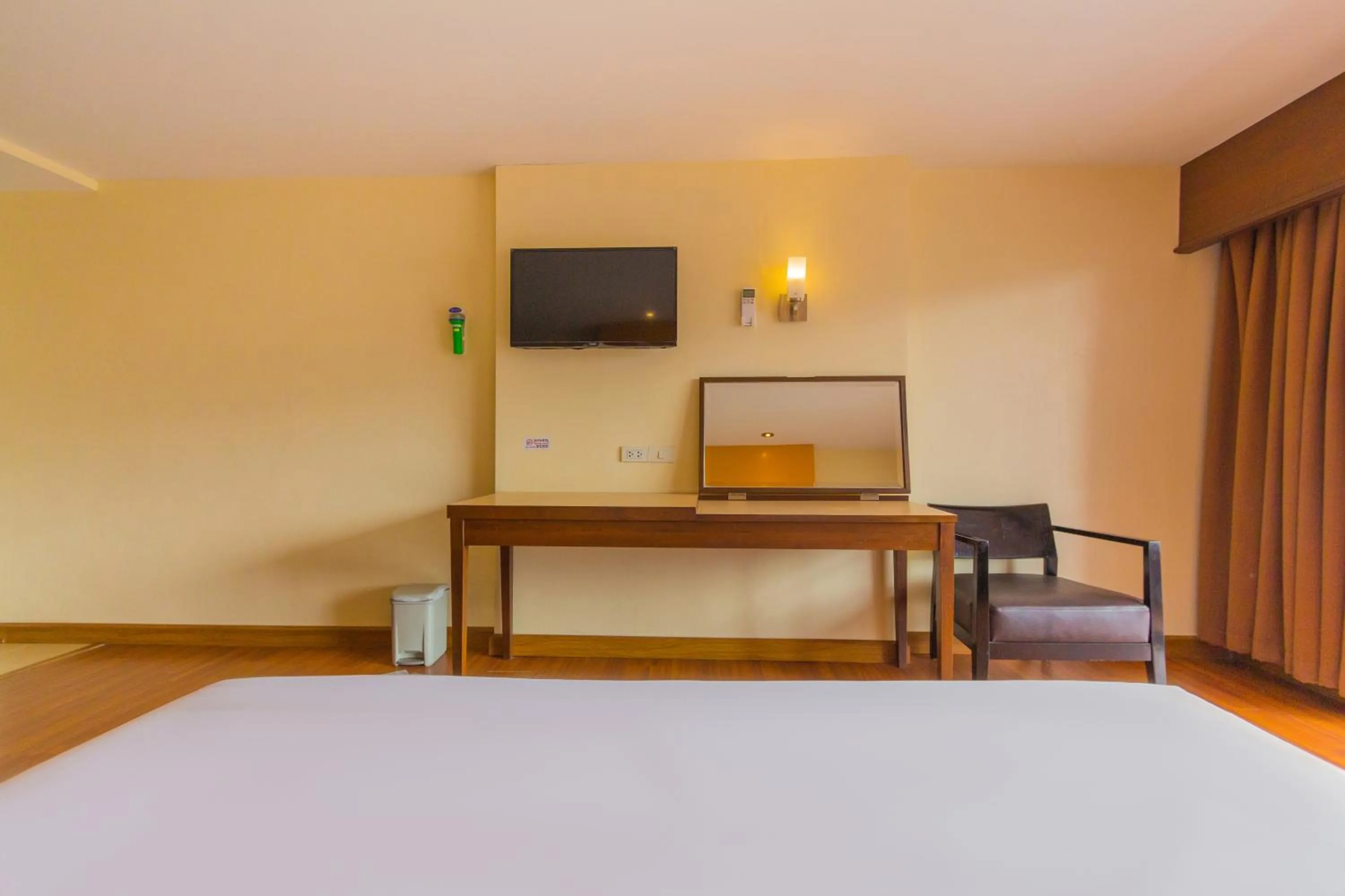 Bedroom, Bed in Mayflower Grande Chiang Mai