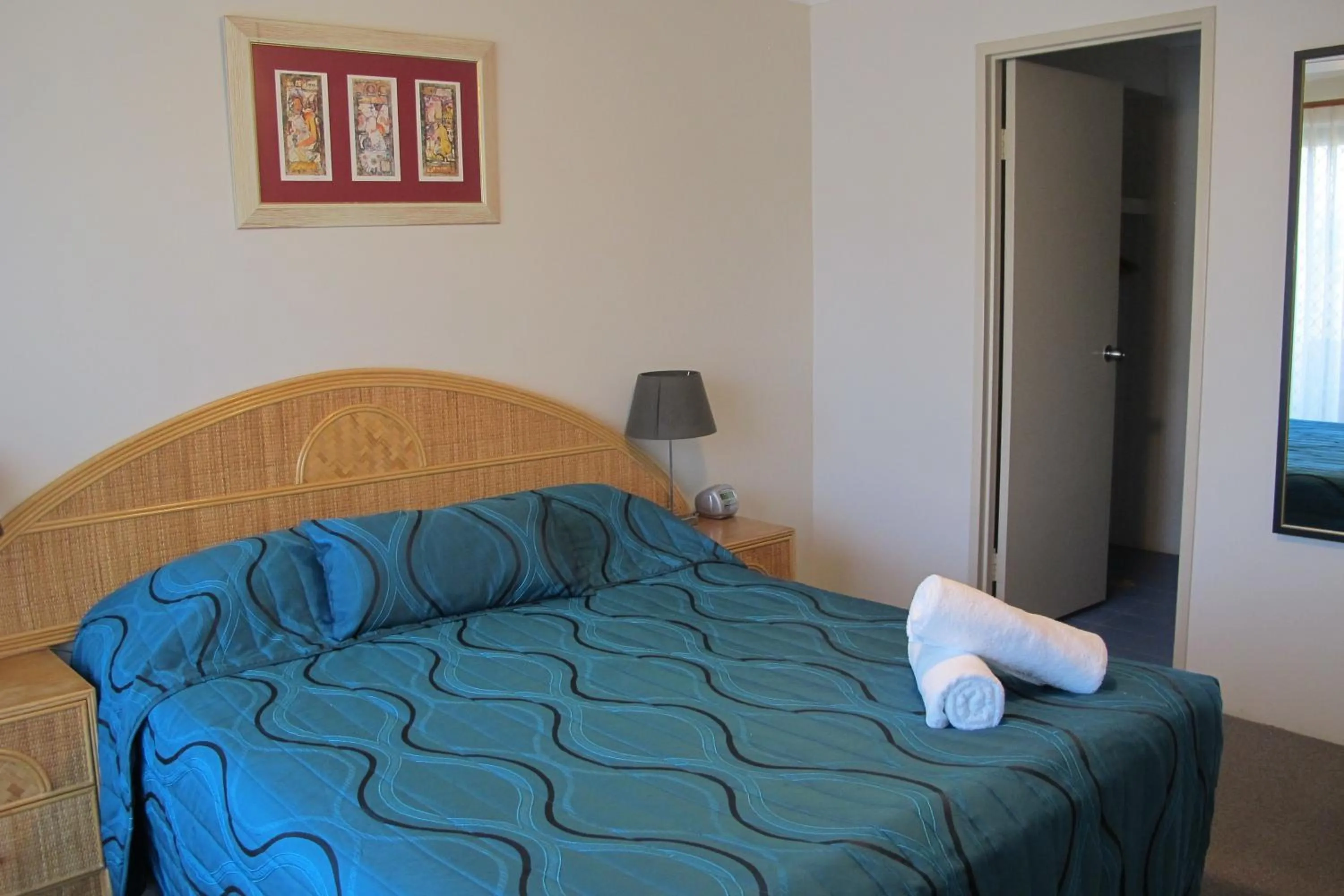 Bedroom, Bed in Grangewood Court Apartments