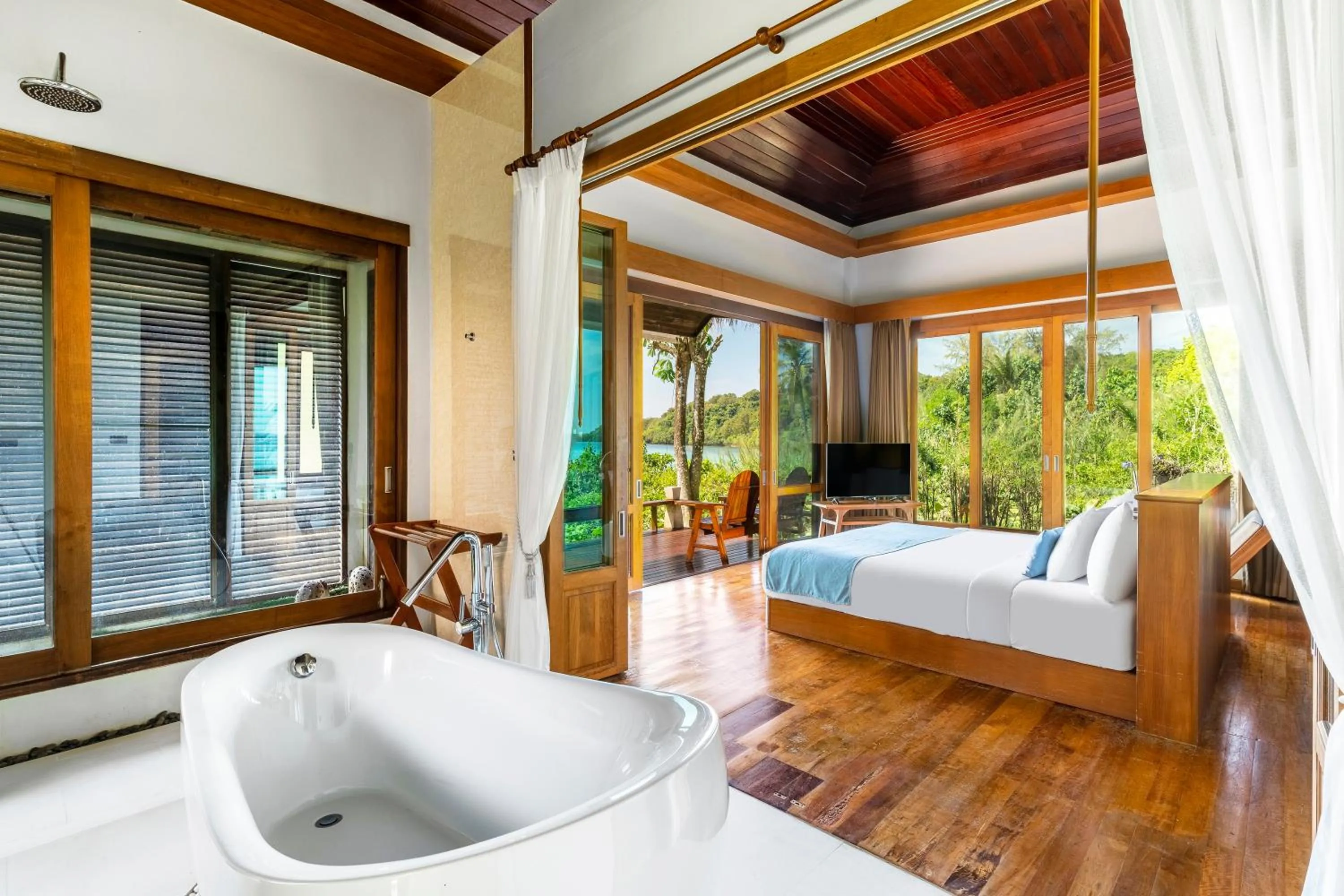 Bed in The Beach Natural Resort Koh Kood