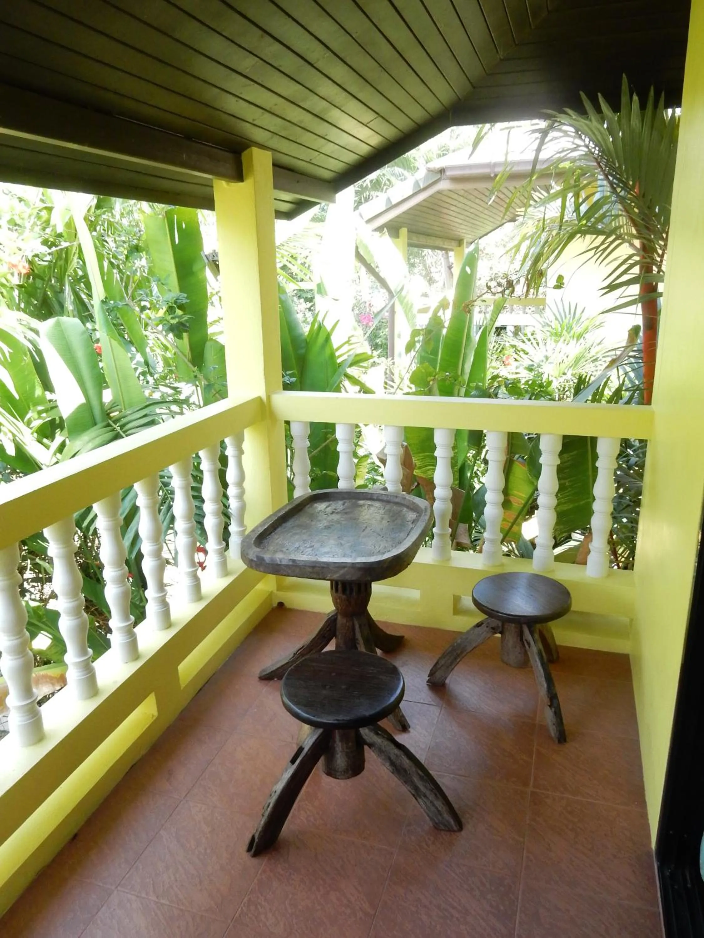 Balcony/Terrace in Chez Charly Bungalow