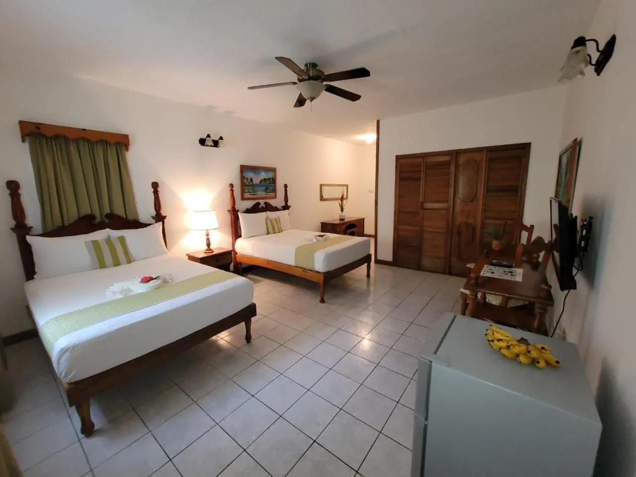 Photo of the whole room, Bed in Merrils Beach Resort II