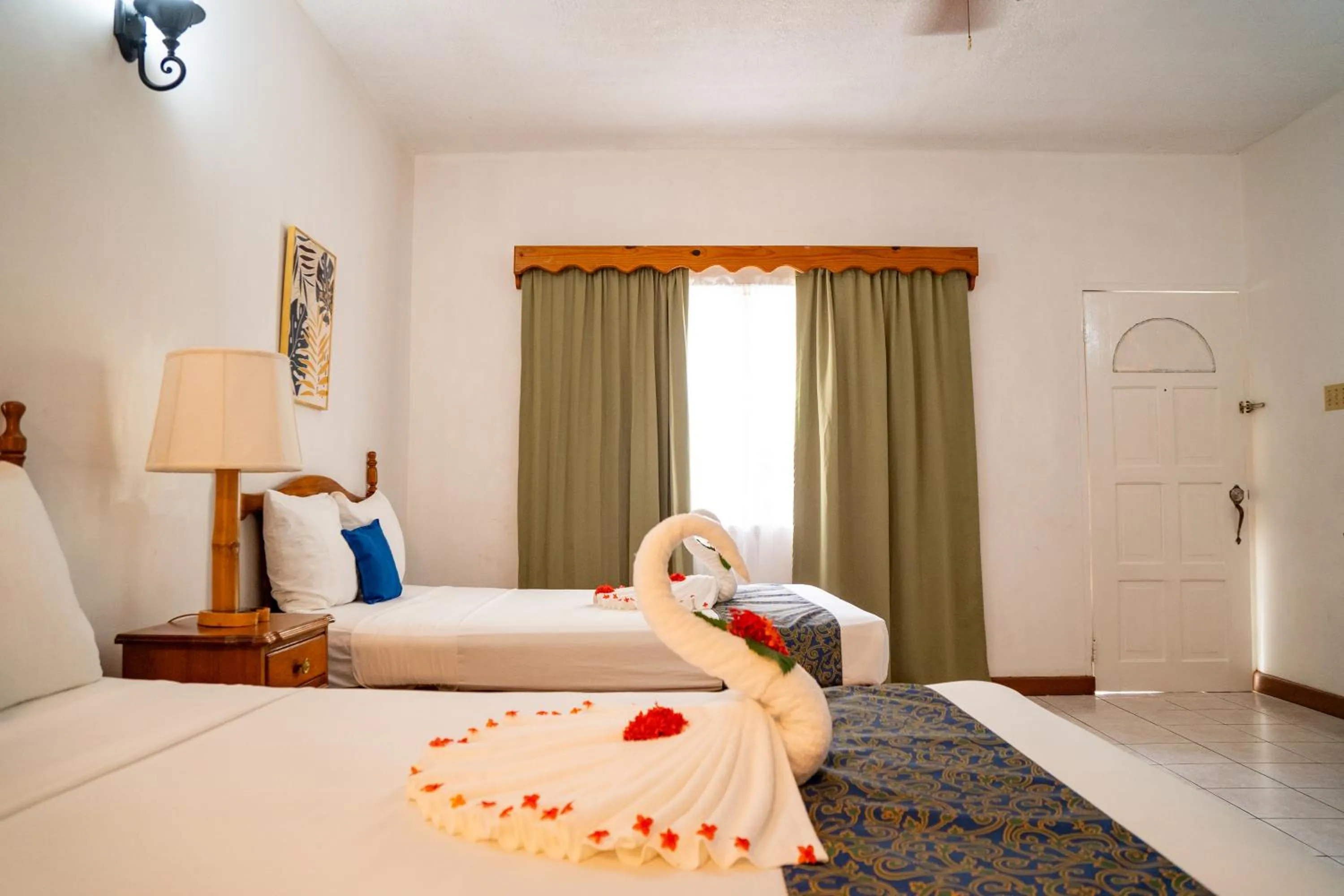 Bedroom, Bed in Merrils Beach Resort II