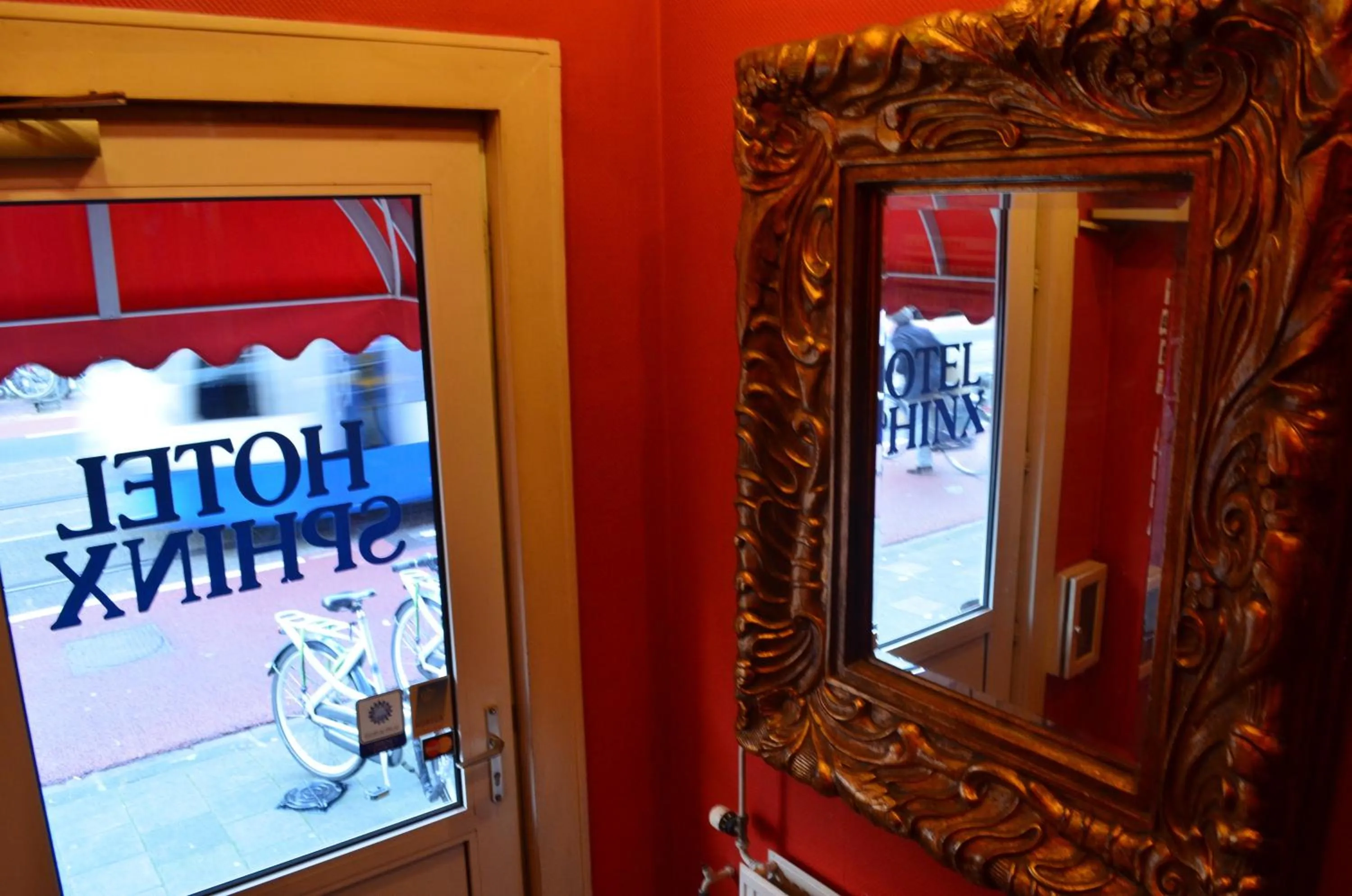 Facade/entrance in Hotel Sphinx