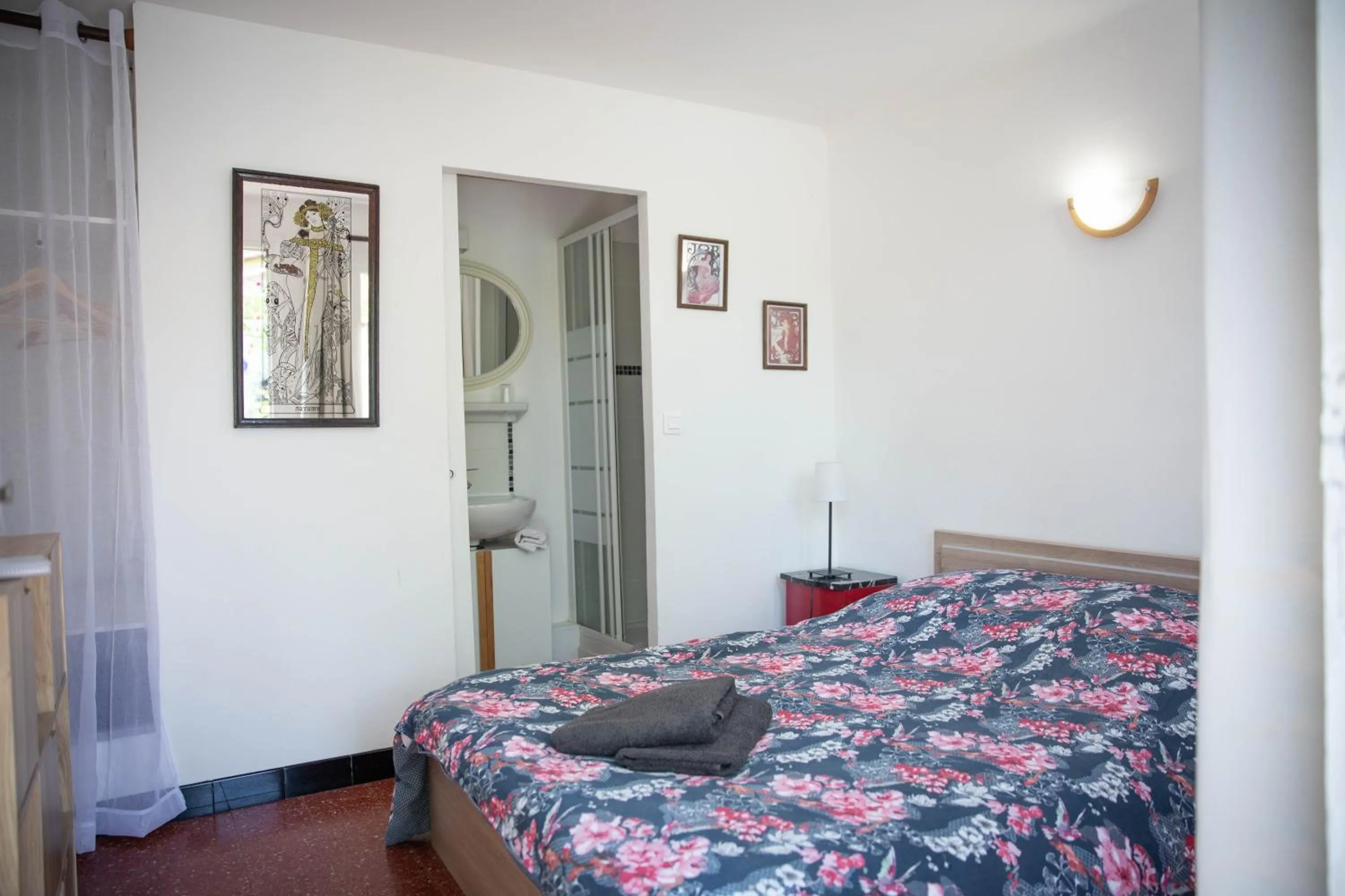 Bedroom, Bed in La Roseraie