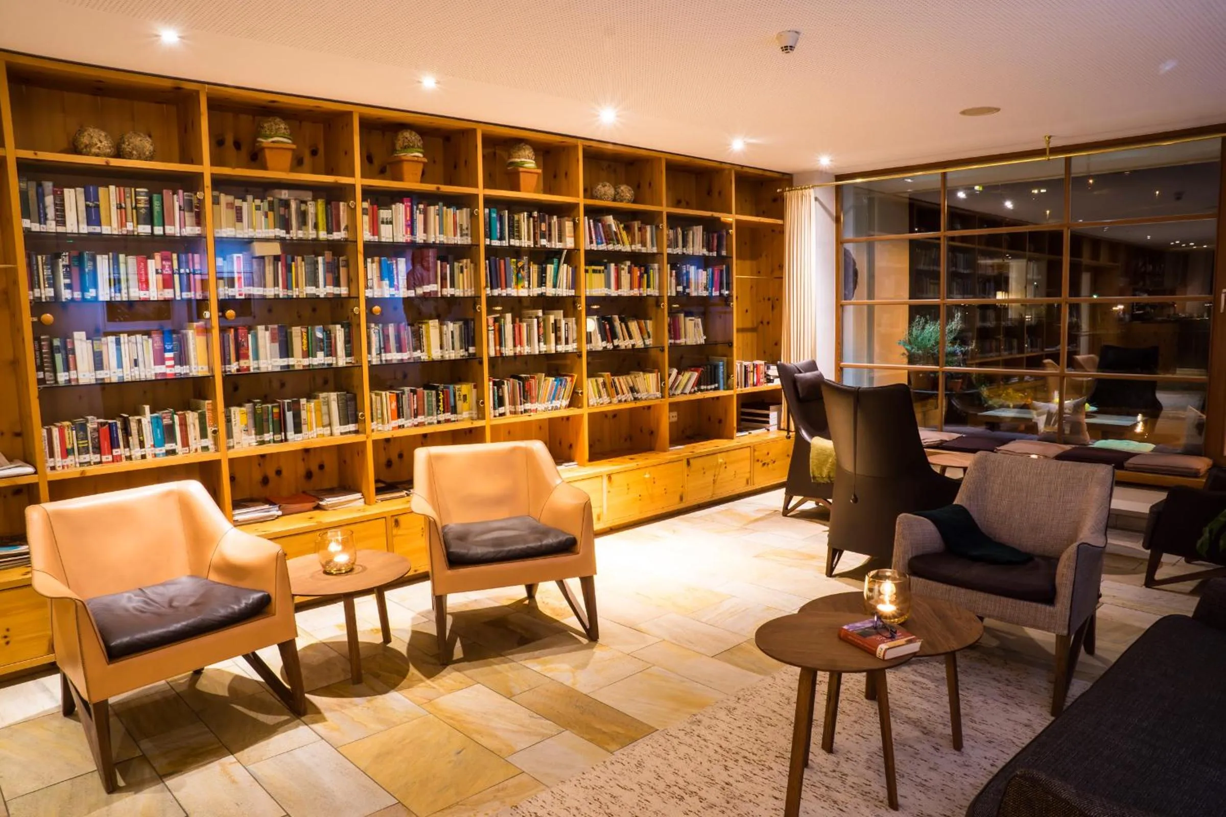 Library in Felbermayer Hotel & AlpineSpa-Montafon
