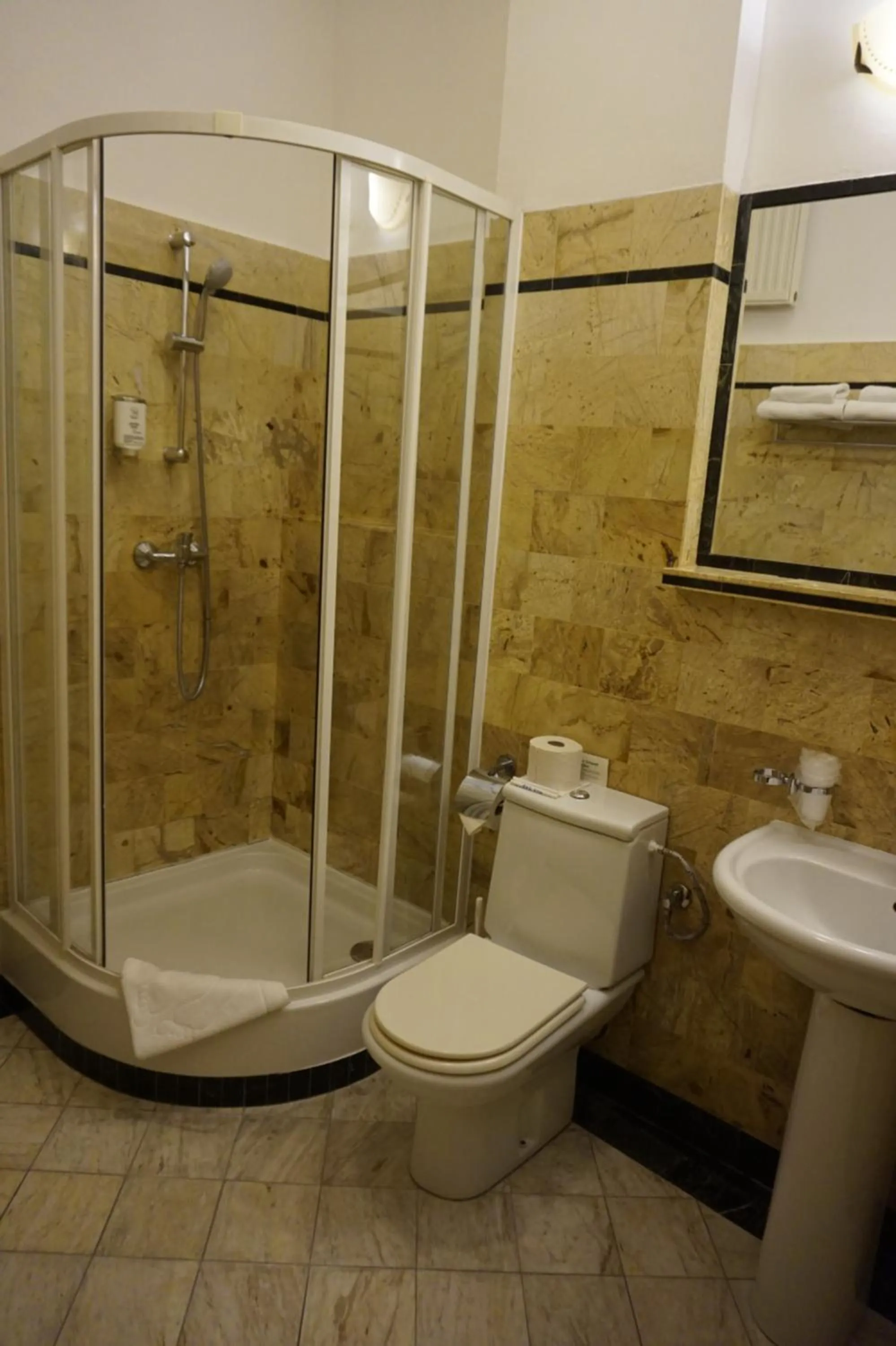 Bathroom in Hotel Dwór Polski