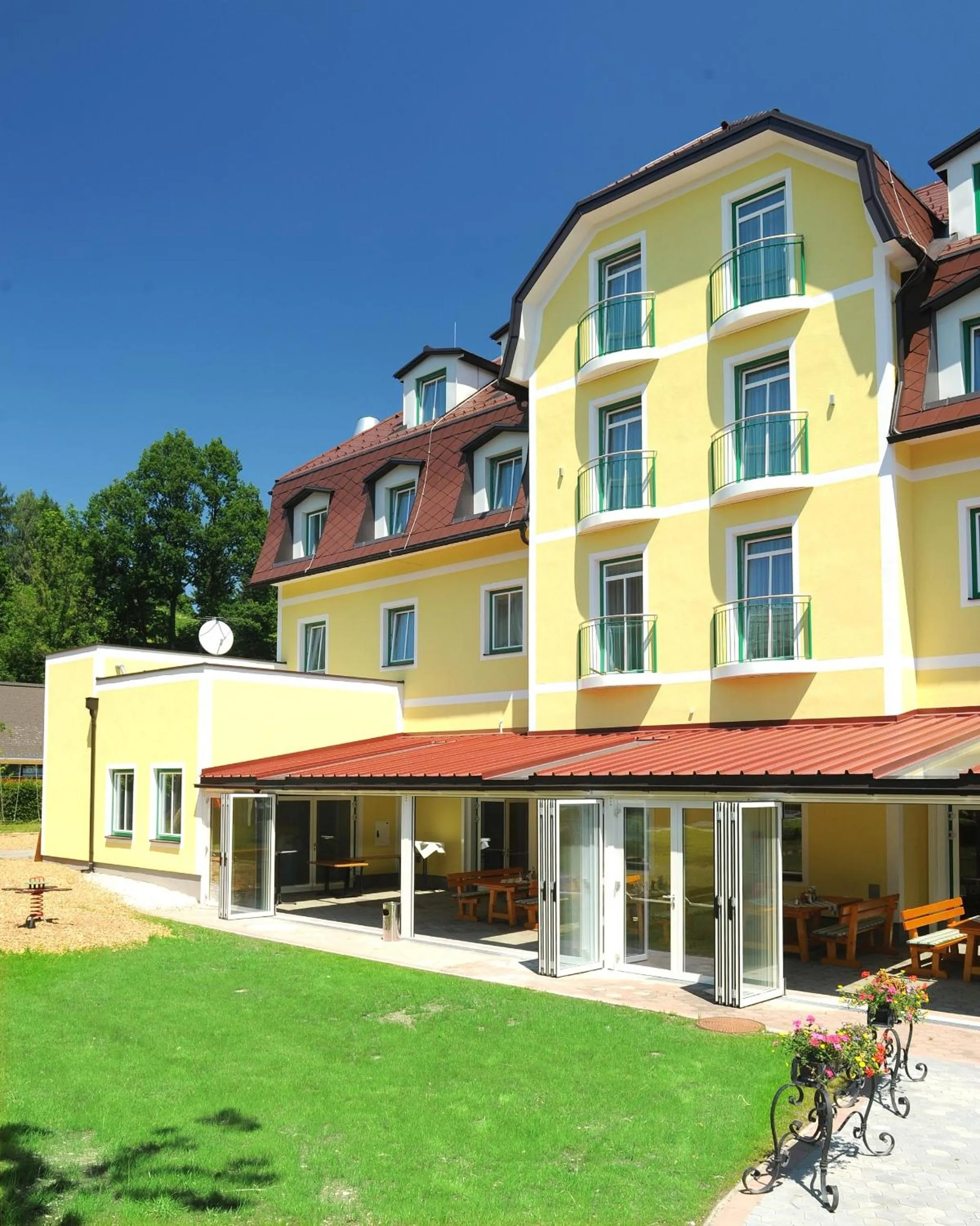 Facade/entrance in Hotel-Restaurant Kirchenwirt Aigen