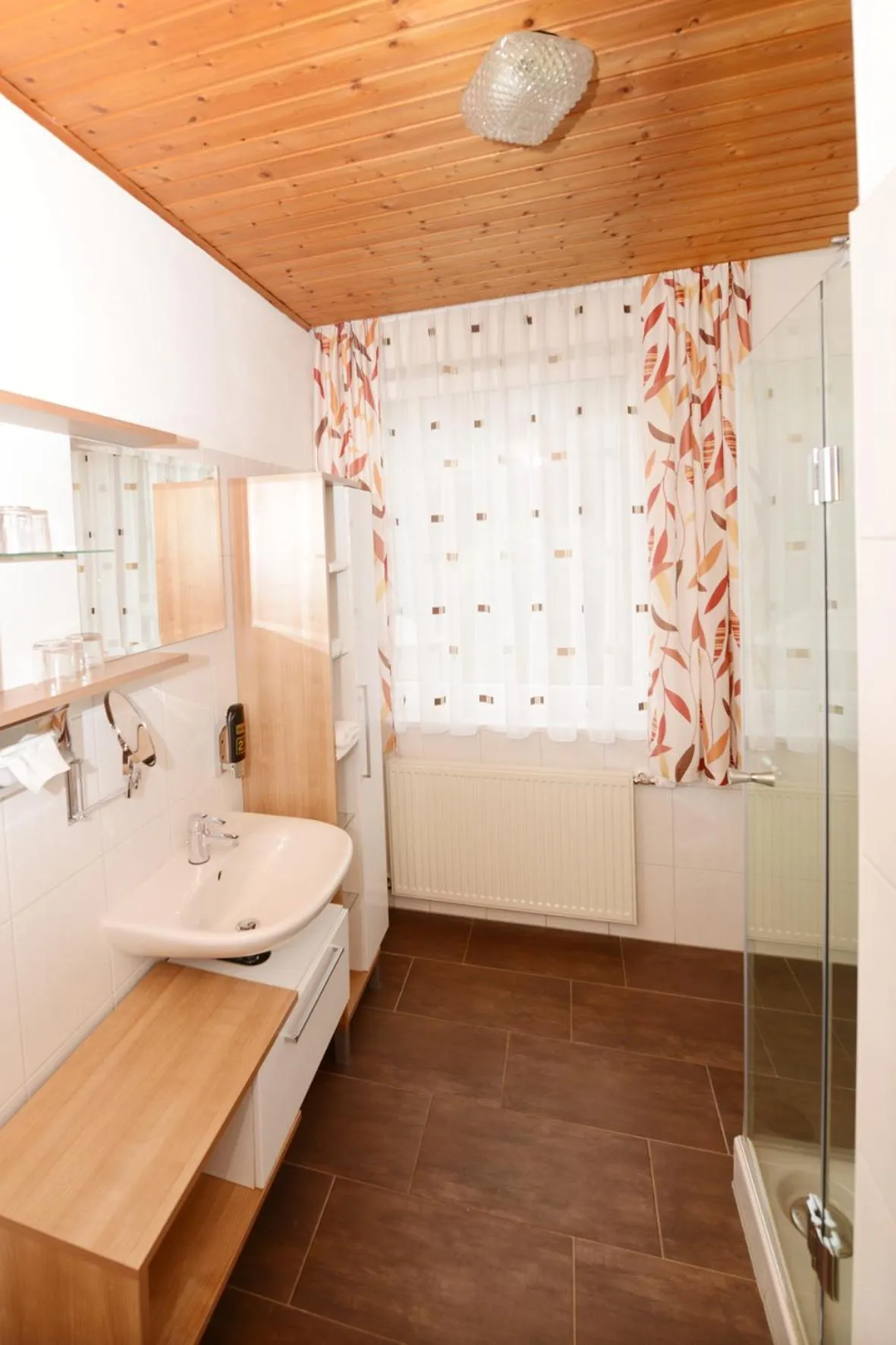 Bathroom in Hotel-Restaurant Kirchenwirt Aigen