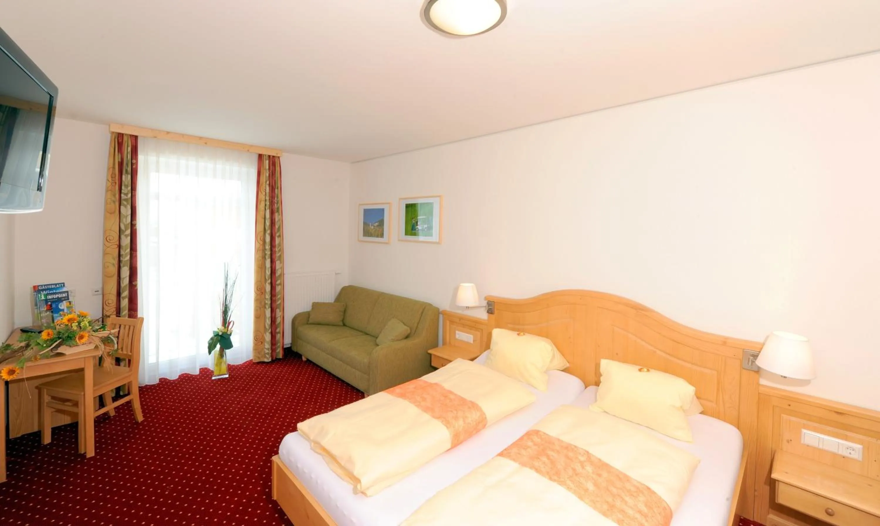 Bed in Hotel-Restaurant Kirchenwirt Aigen