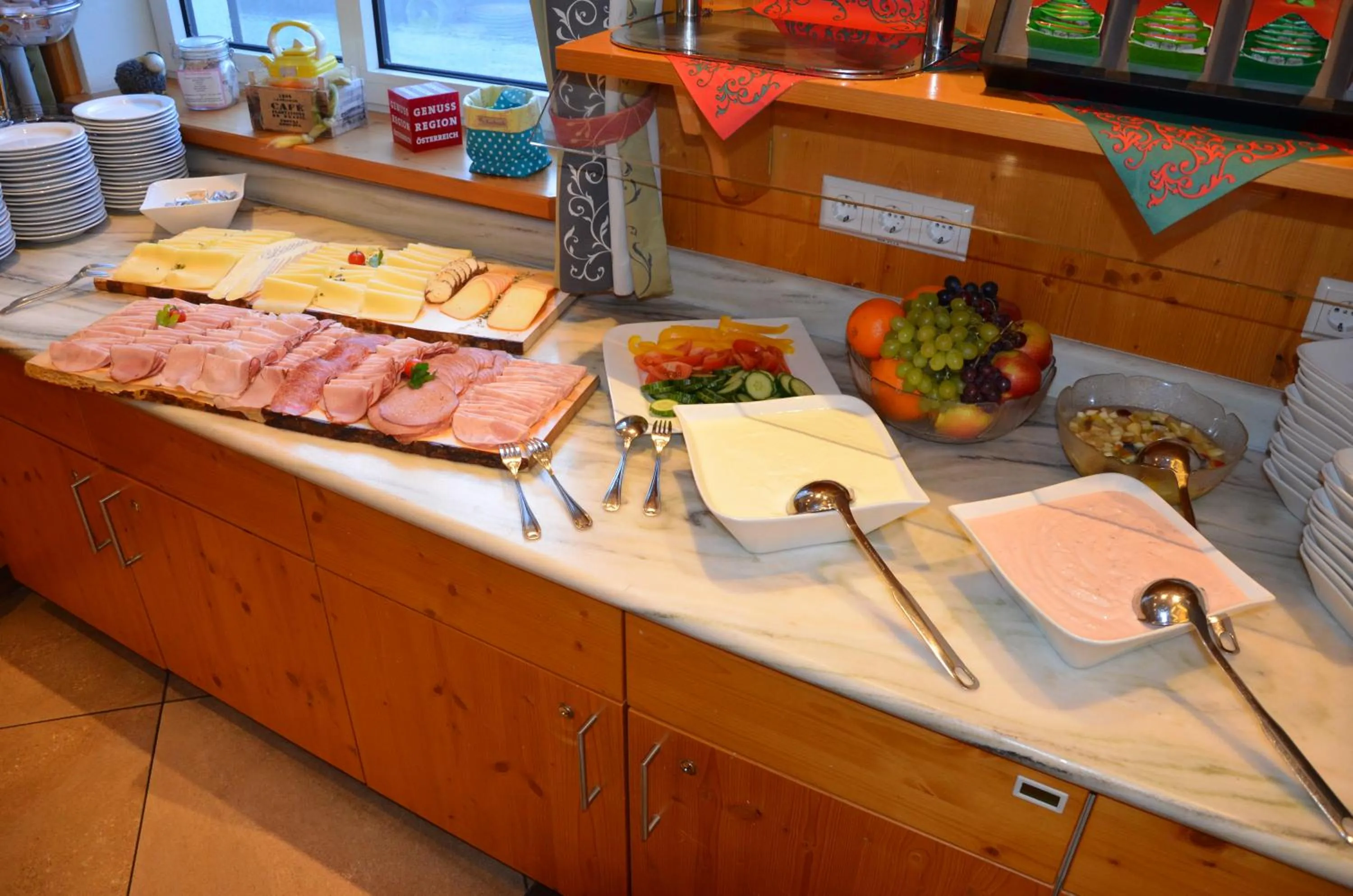 Buffet breakfast in Hotel-Restaurant Kirchenwirt Aigen