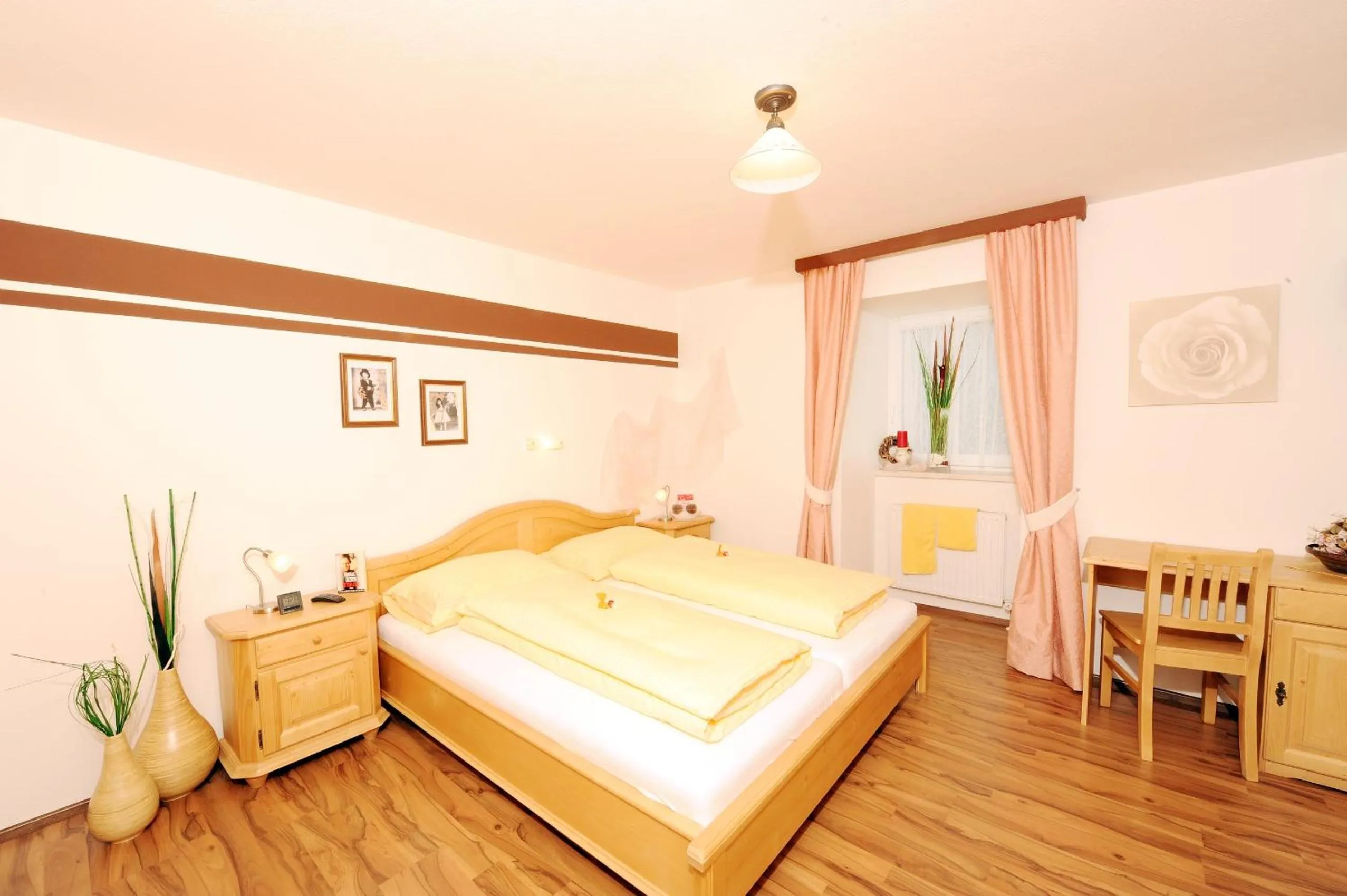 Bed in Hotel-Restaurant Kirchenwirt Aigen