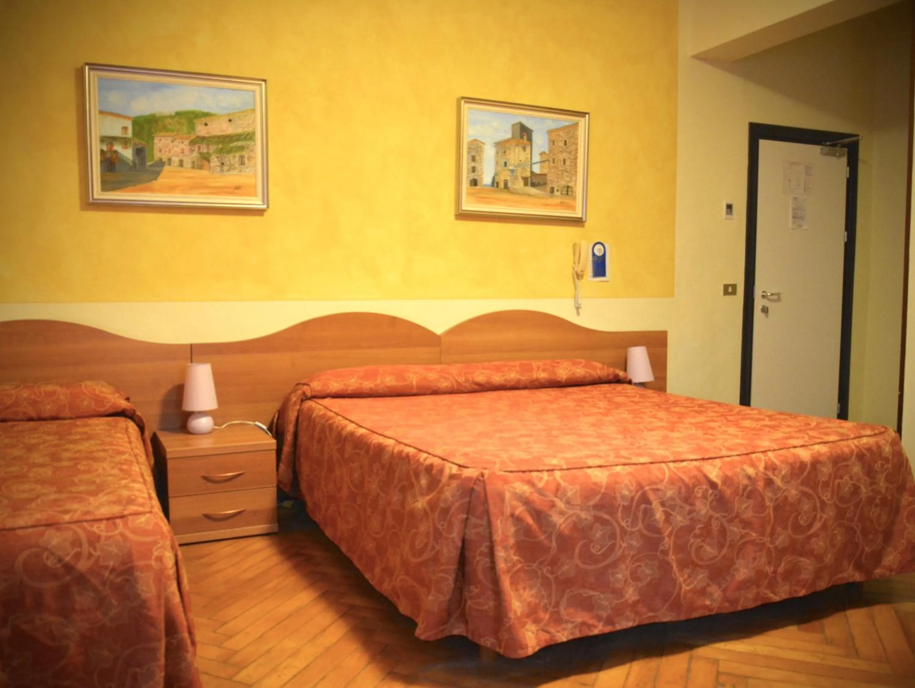 Bedroom, Bed in Hotel Pinamonte