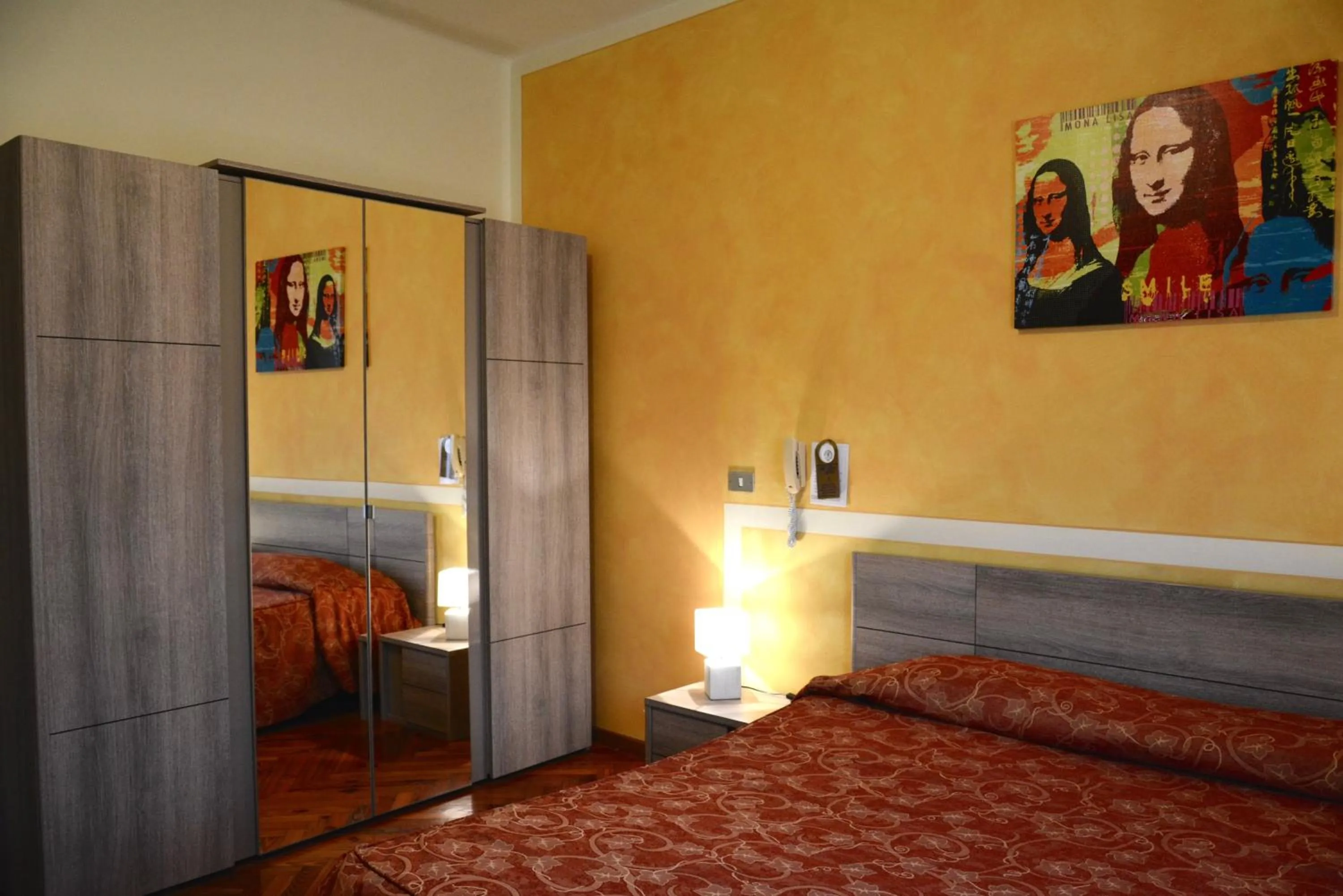Photo of the whole room, Bed in Hotel Pinamonte