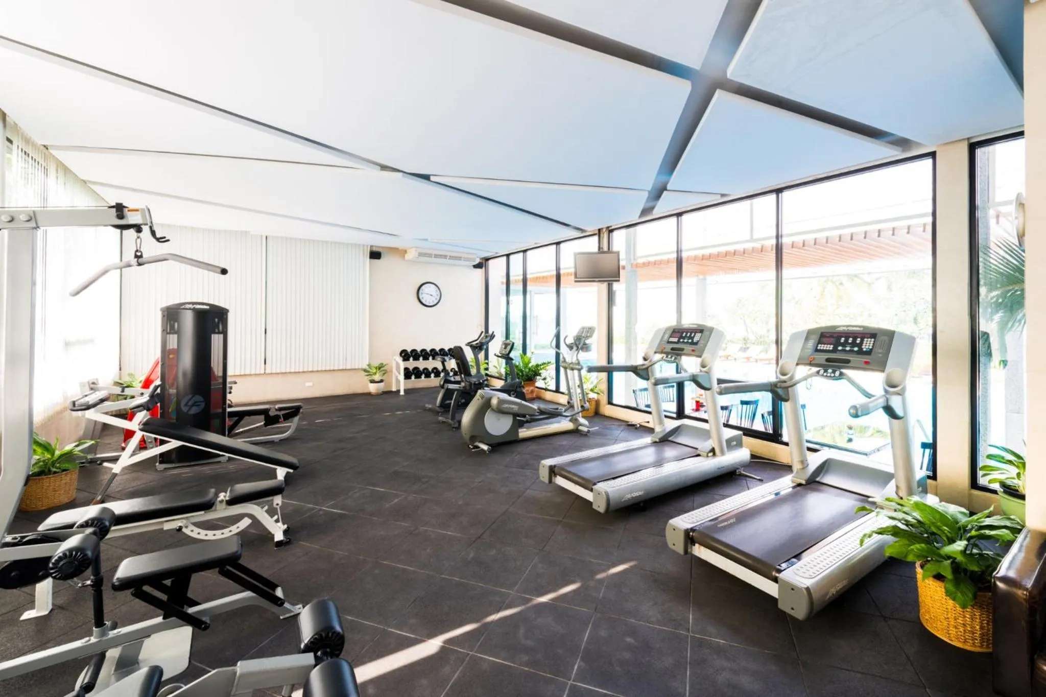Fitness centre/facilities in Laemtong Serviced Apartment