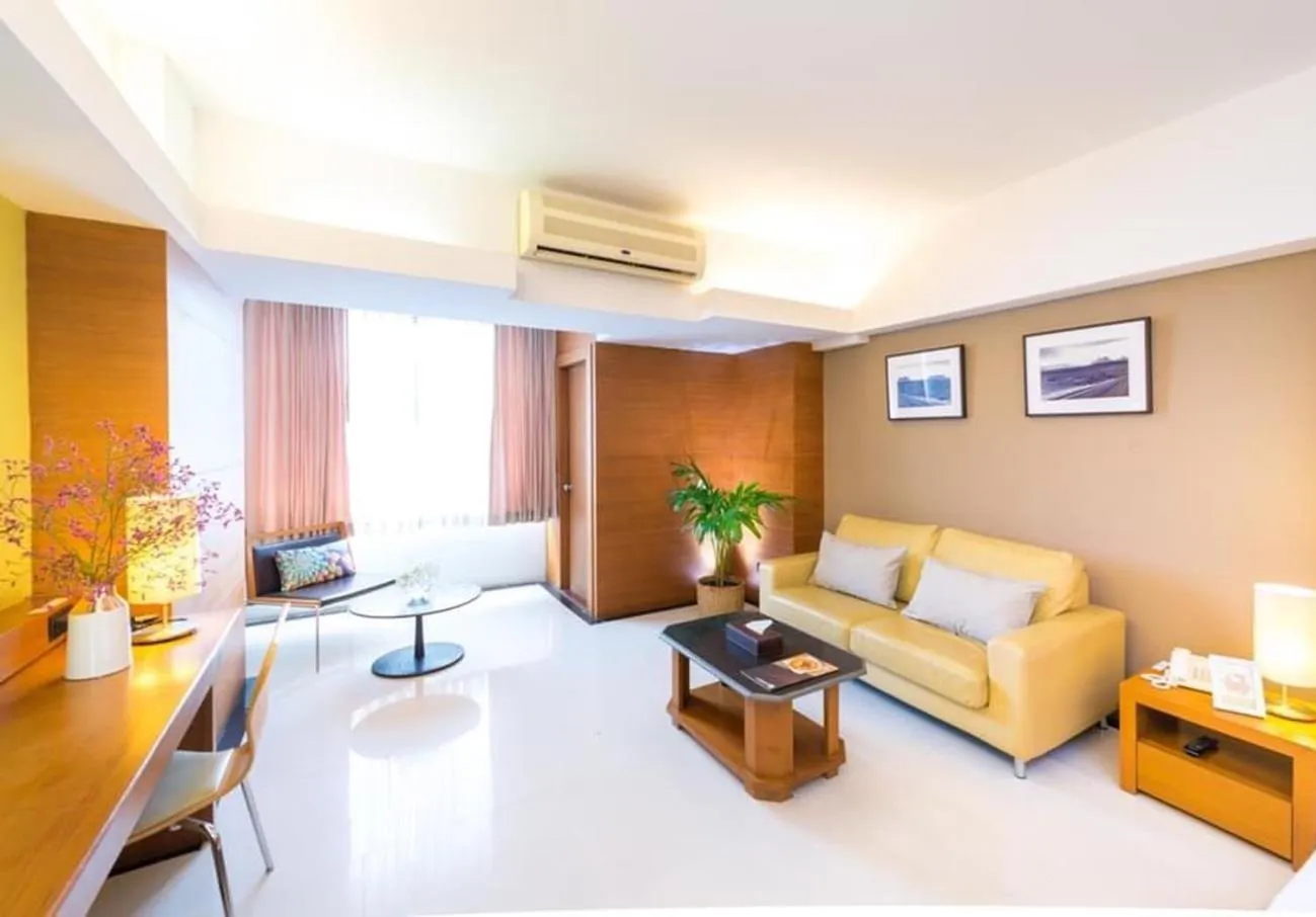 Seating area in Laemtong Serviced Apartment