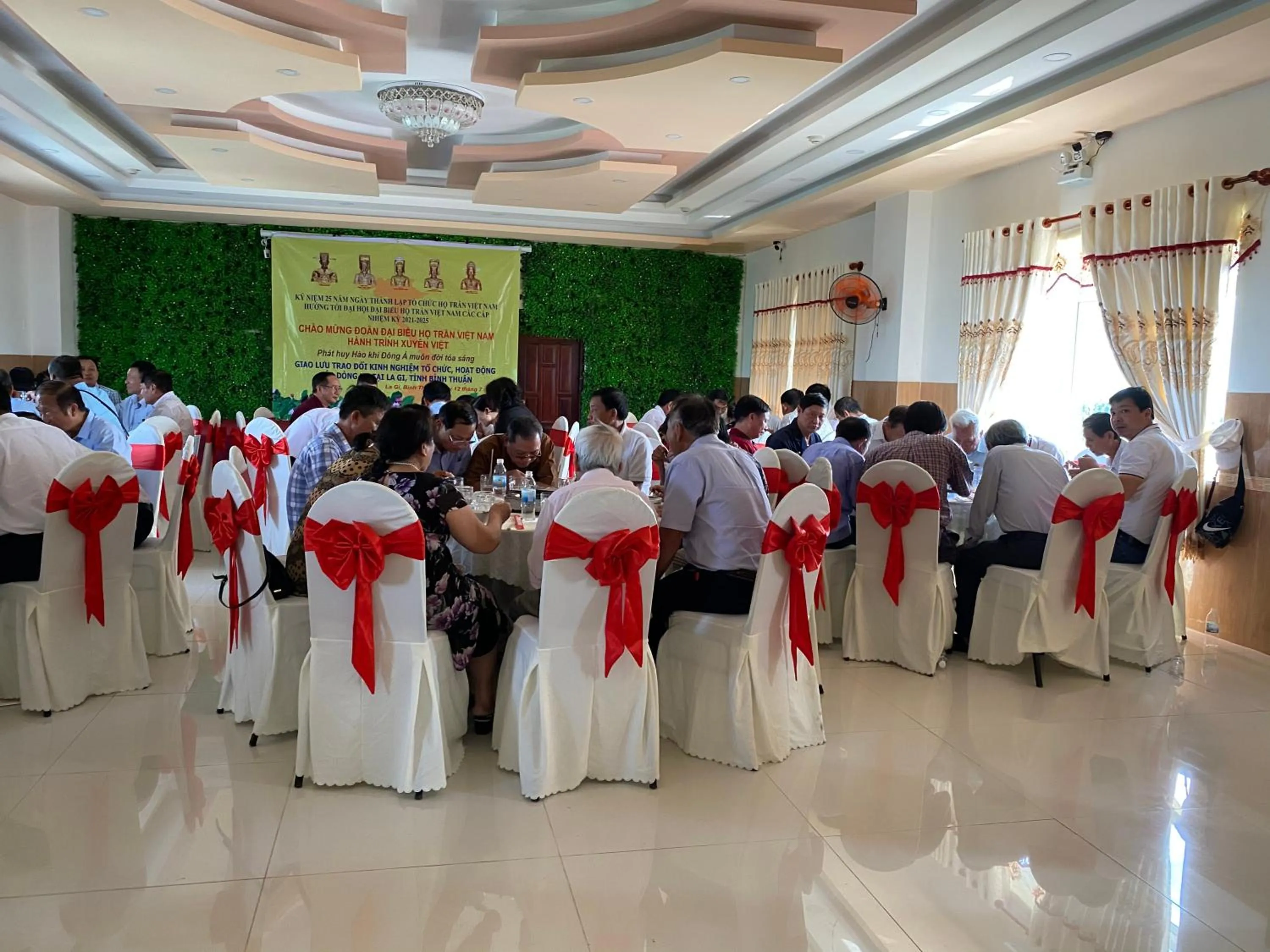 Restaurant/places to eat in Ngọc Nam Hotel