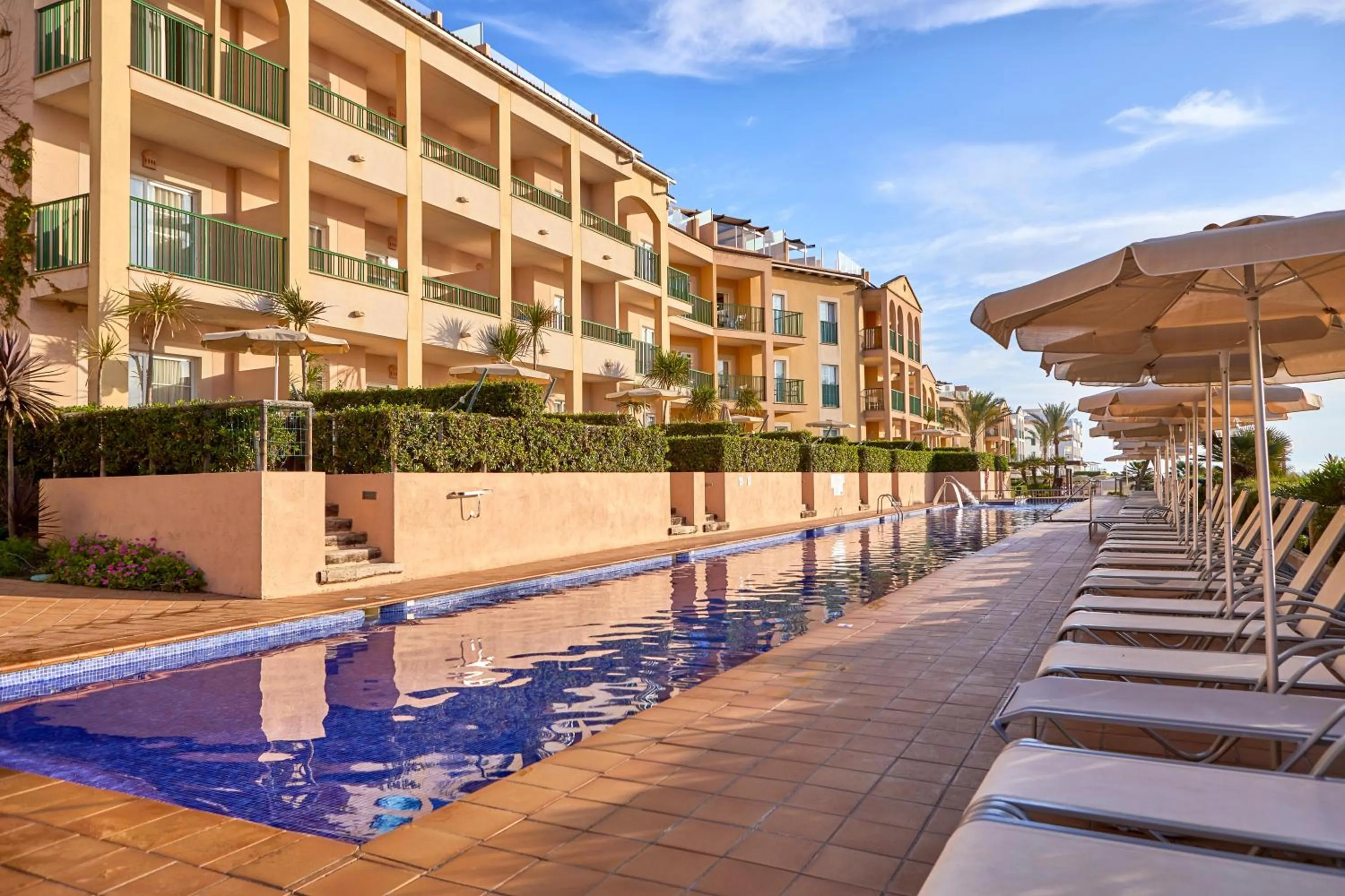 Swimming pool in Zafiro Cala Mesquida