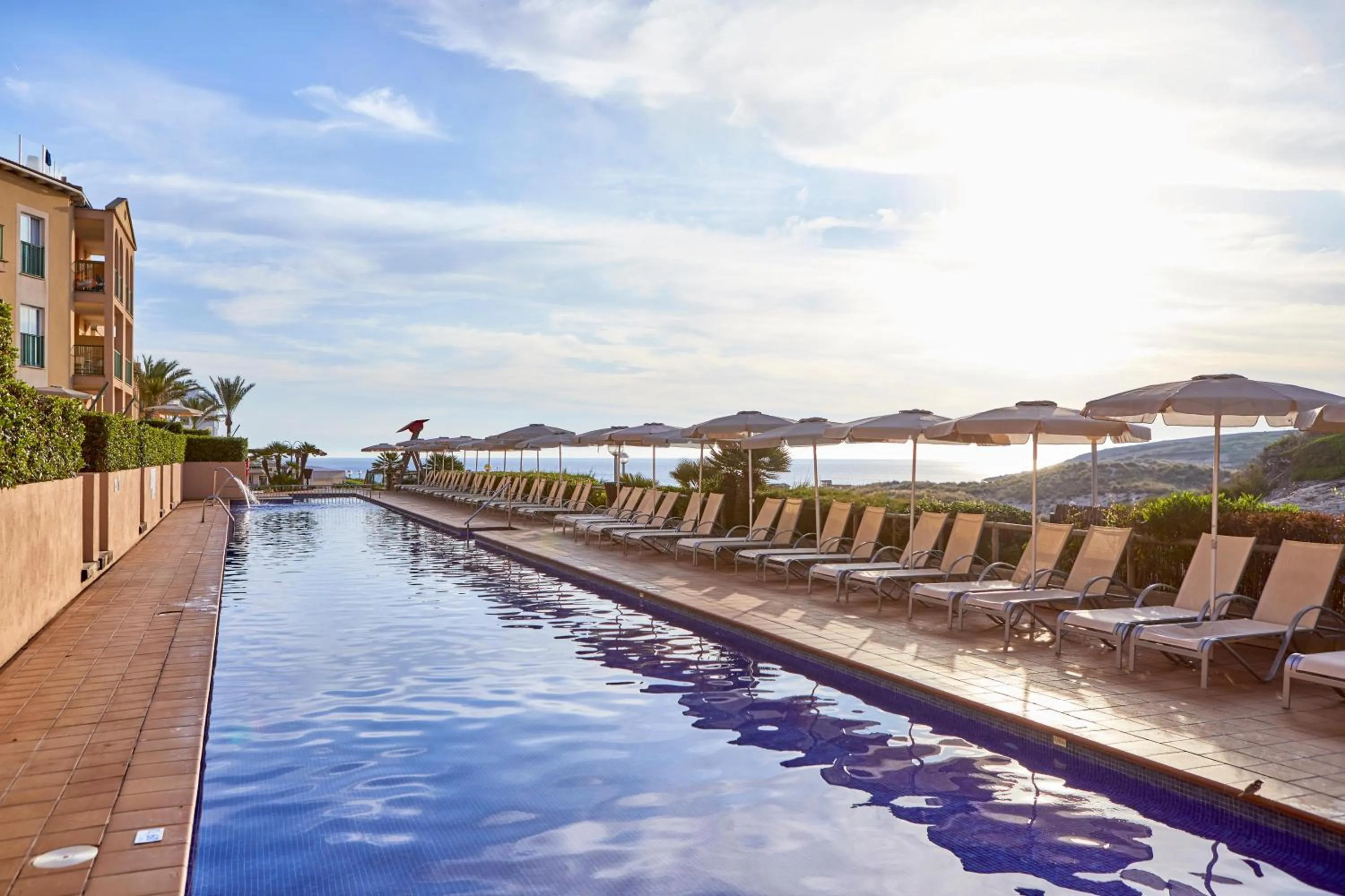 Swimming pool in Zafiro Cala Mesquida