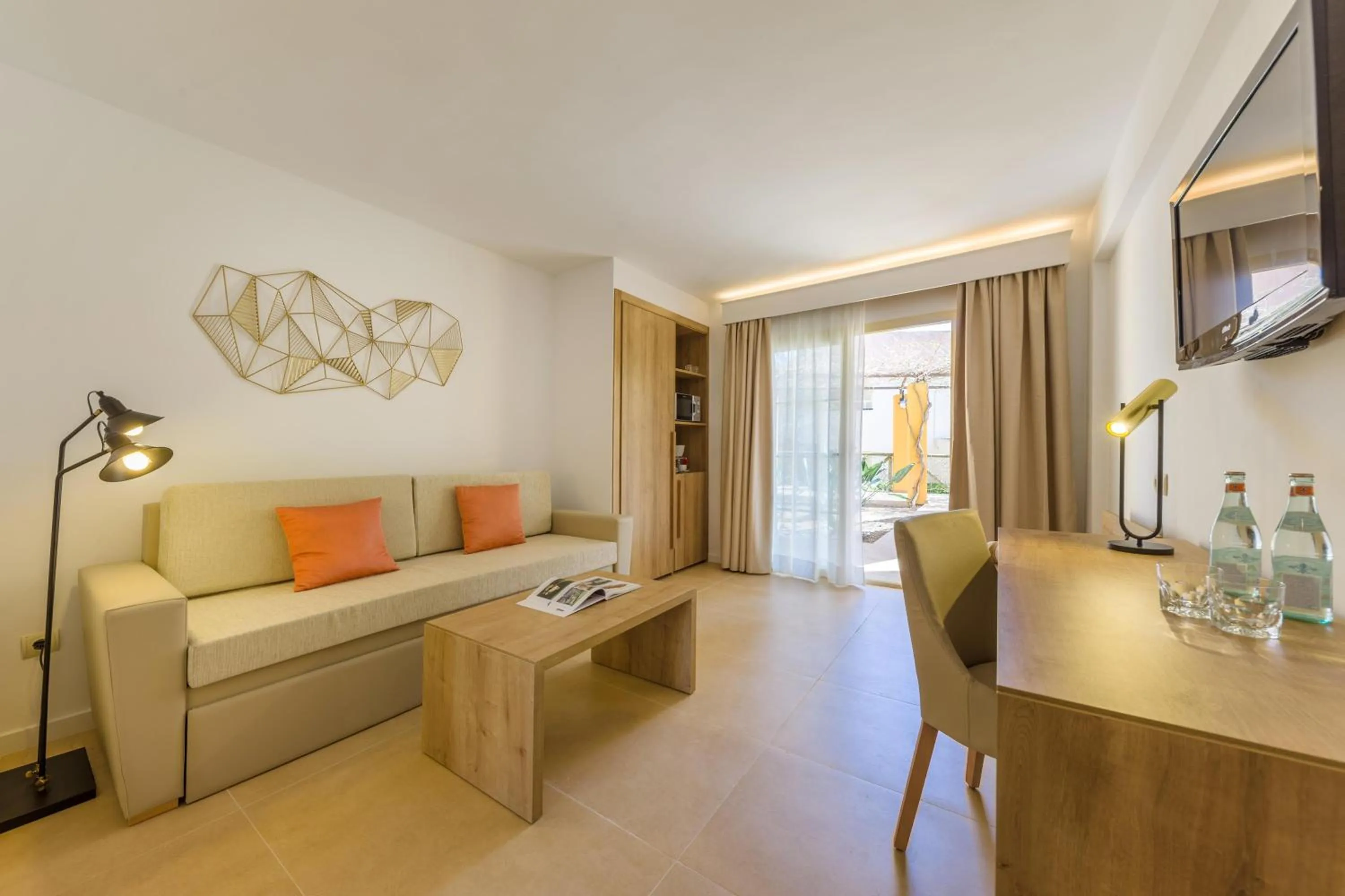 Photo of the whole room, Bed in Zafiro Cala Mesquida