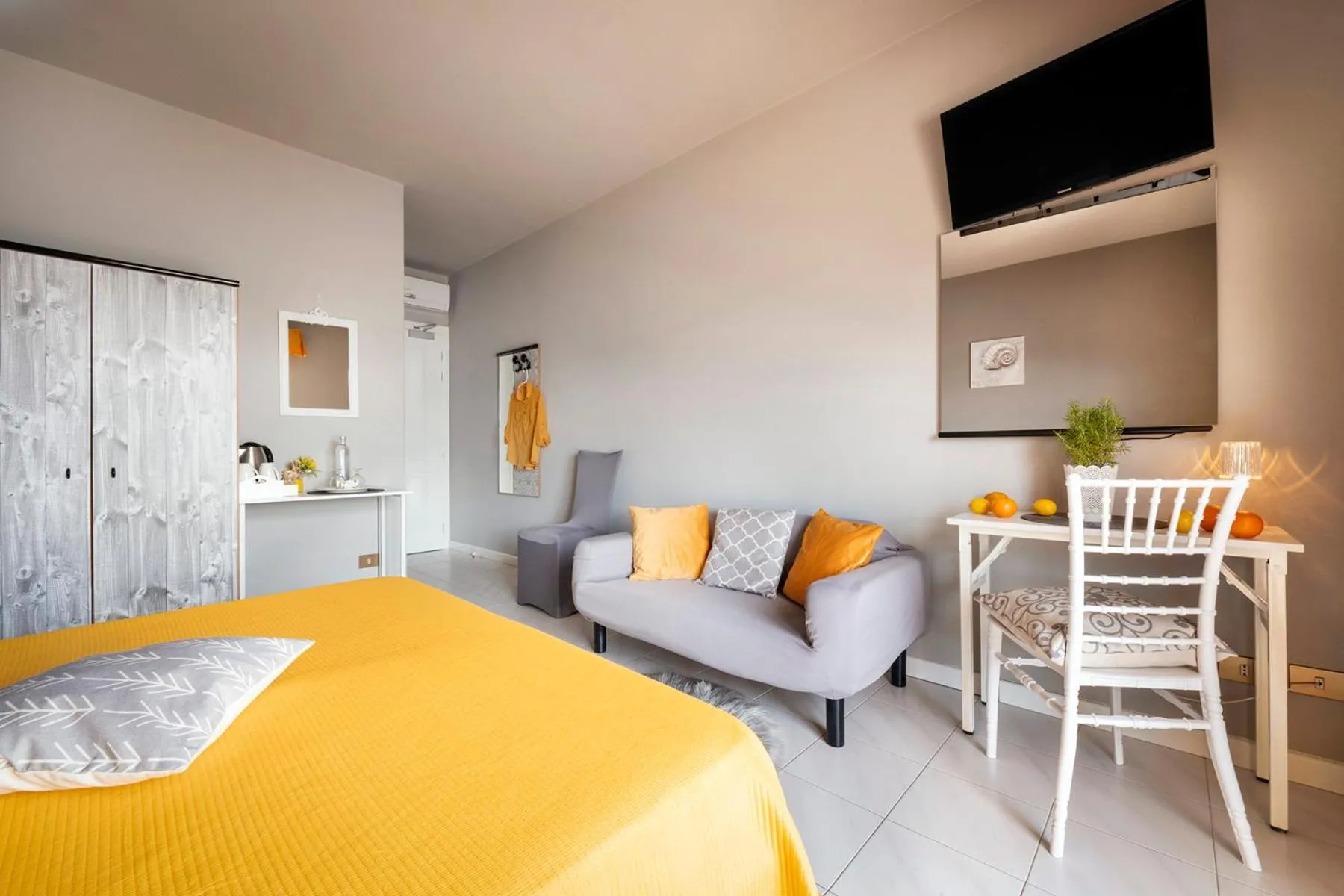 Bed in Hotel La Rondinella