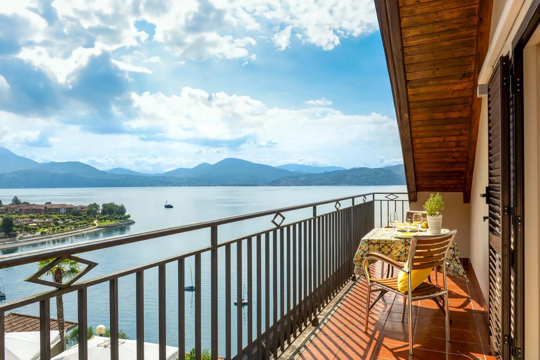 Property building in Hotel La Rondinella