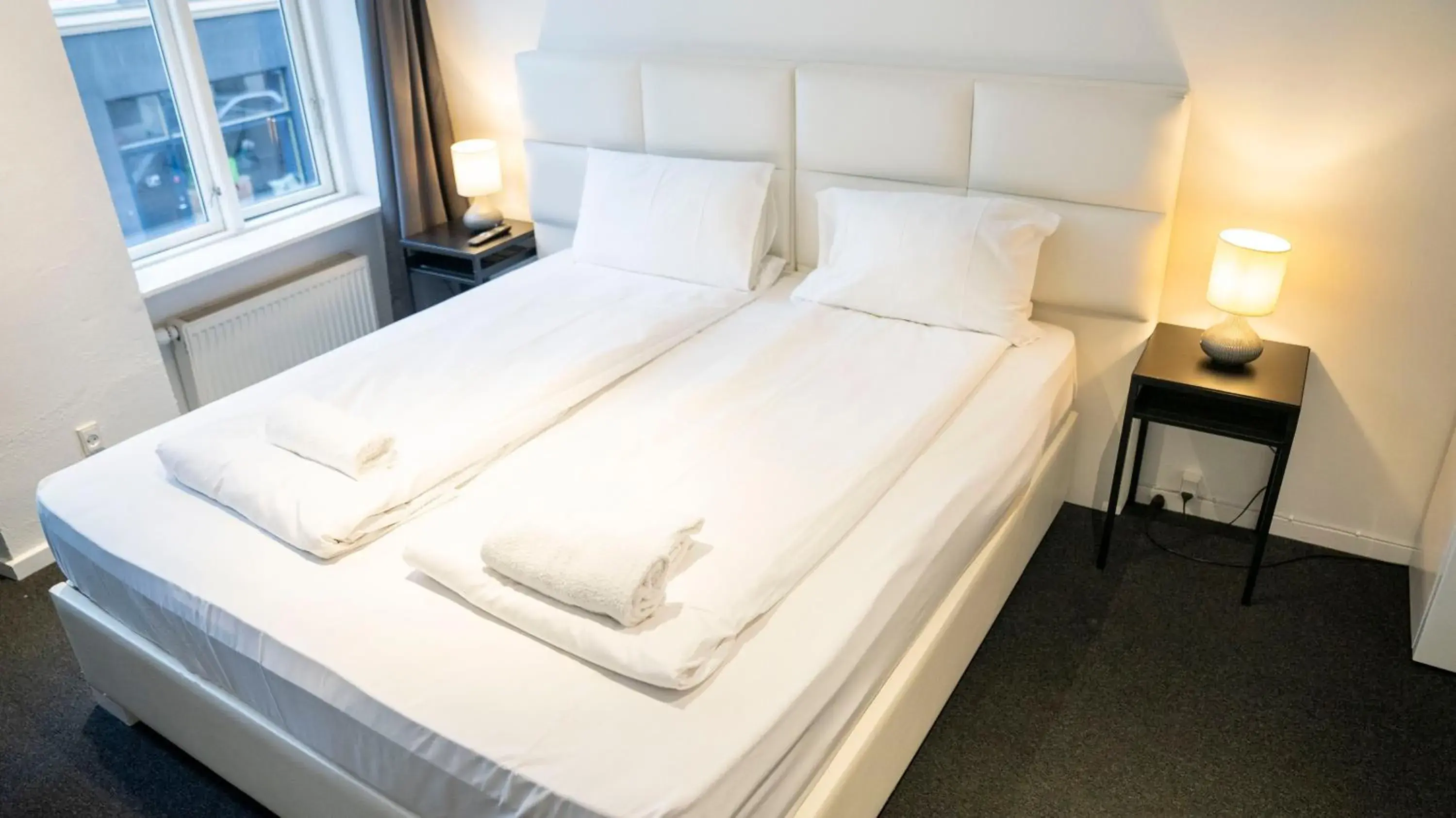 Double Room with Shared Bathroom in A Hotels City Double Room with Shared Bathroom in A Hotels City