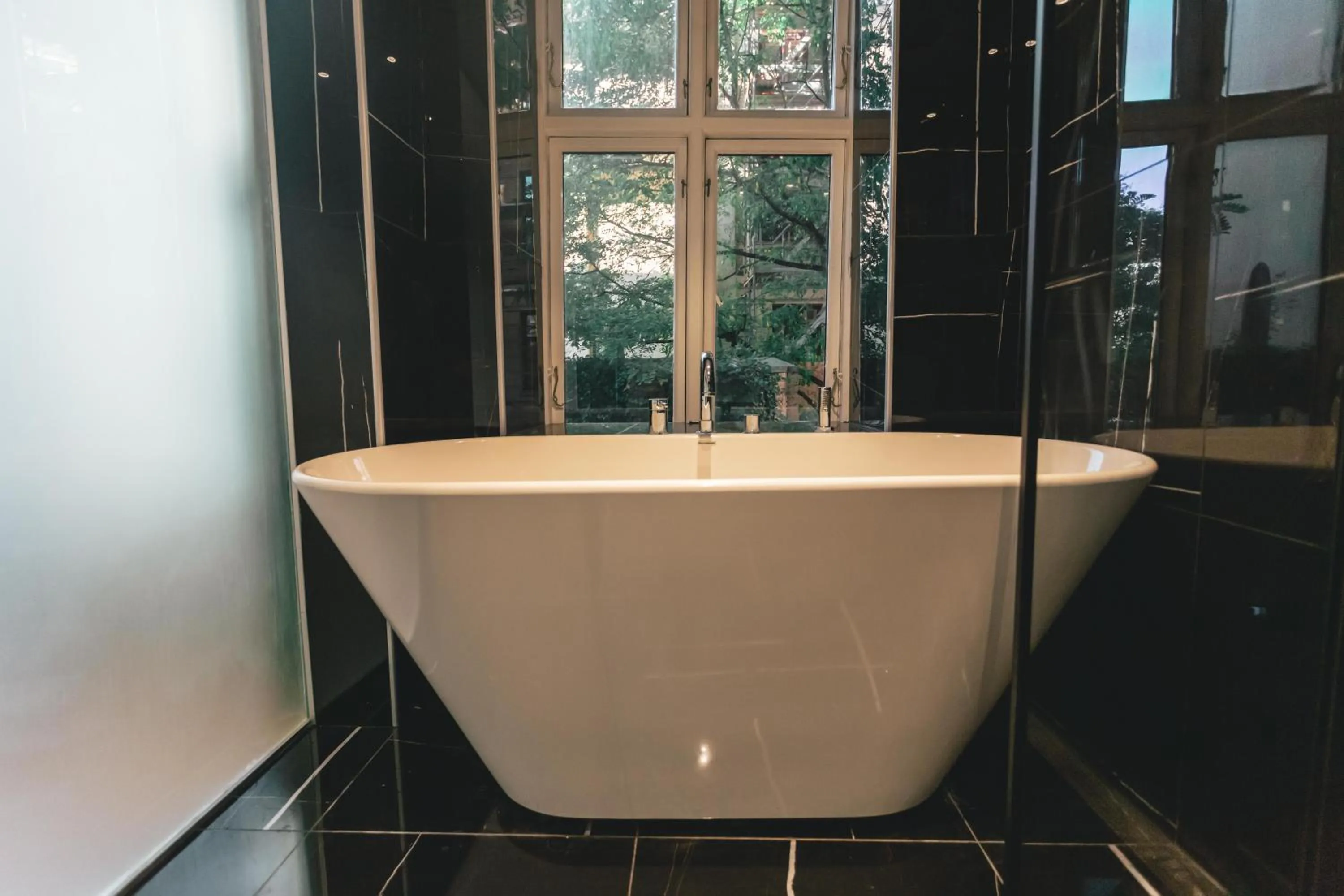 Hot Tub in A Hotels City