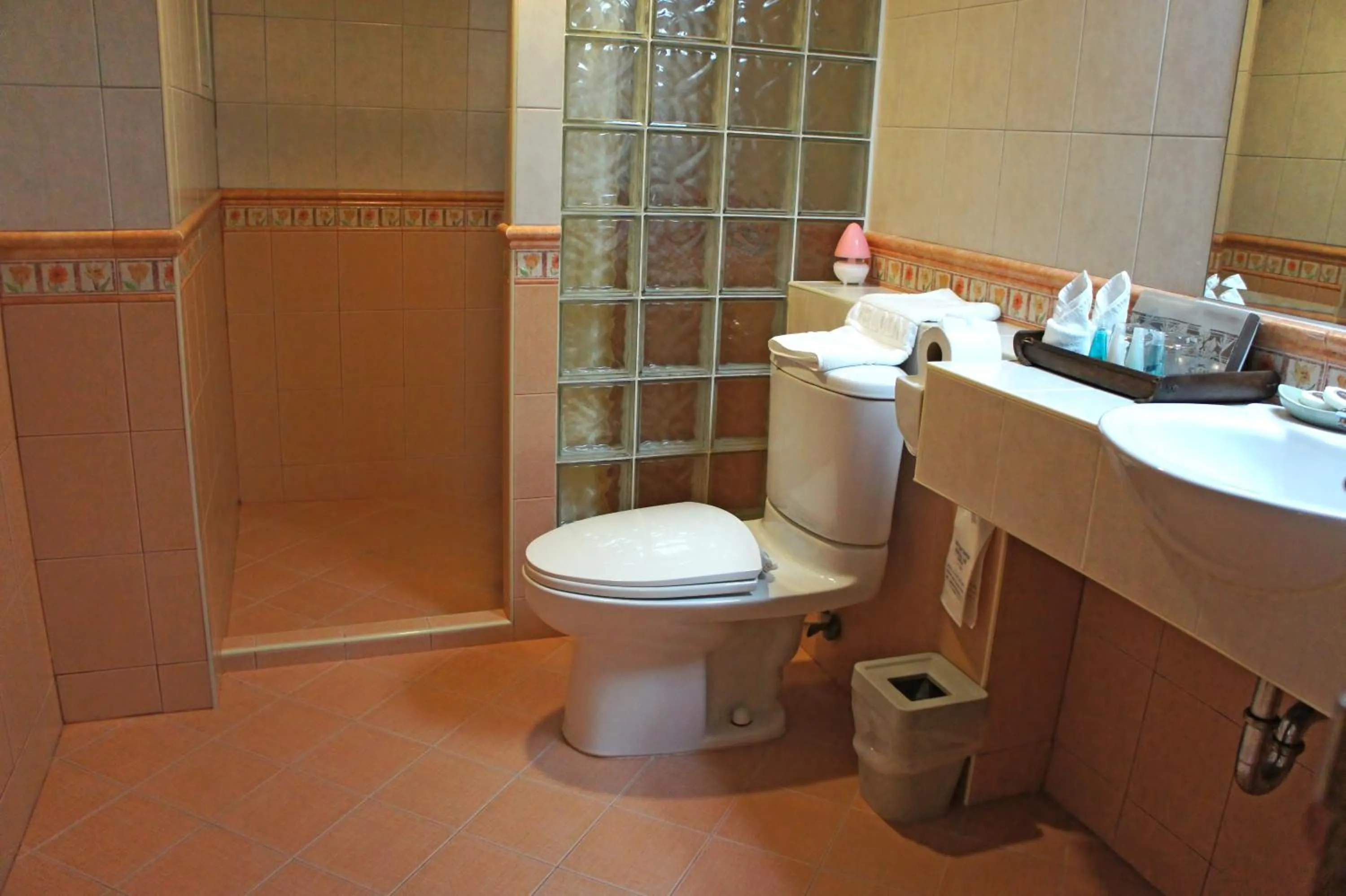 Bathroom in Safari Beach Hotel Patong