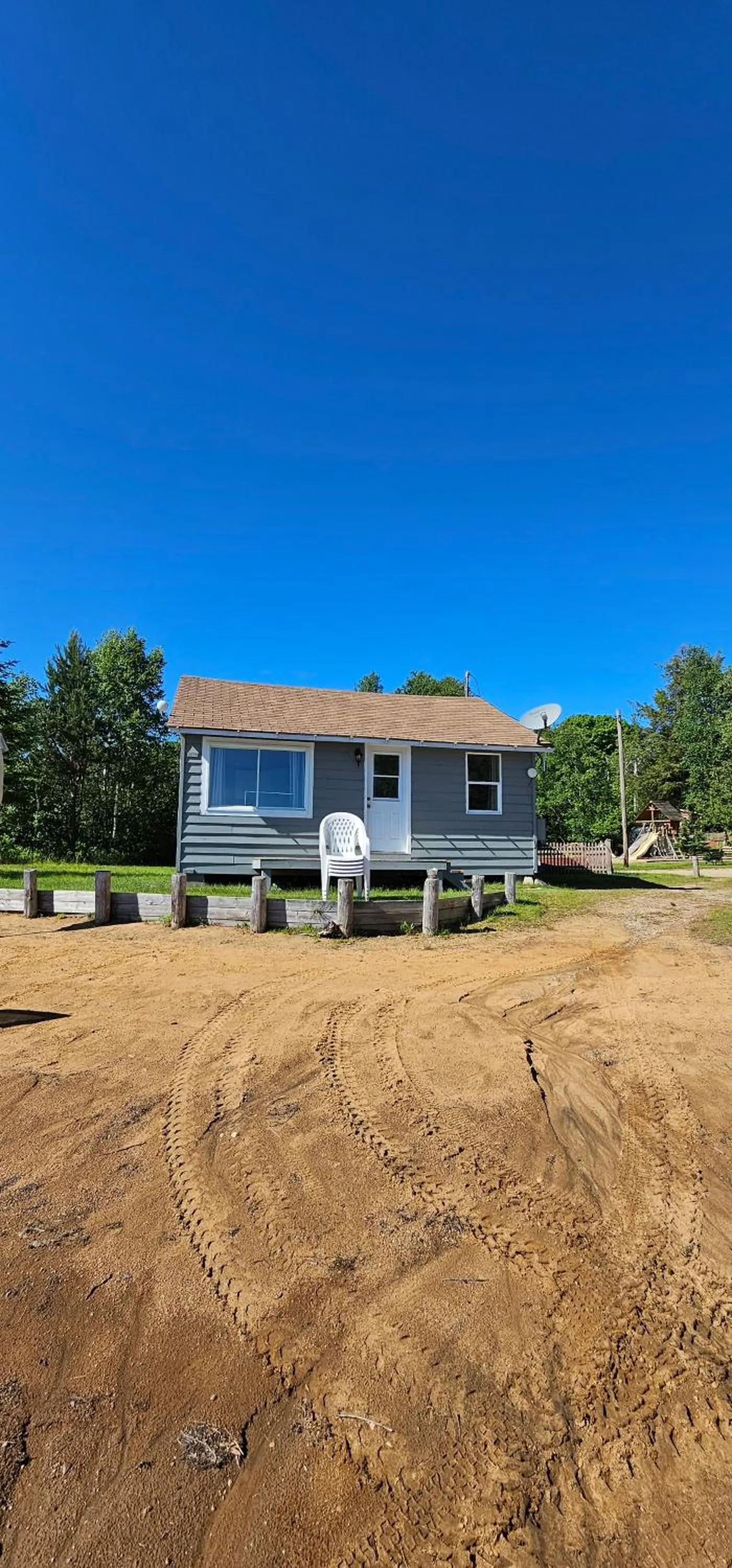 Property building in Parkway Cottage Resort and Trading Post