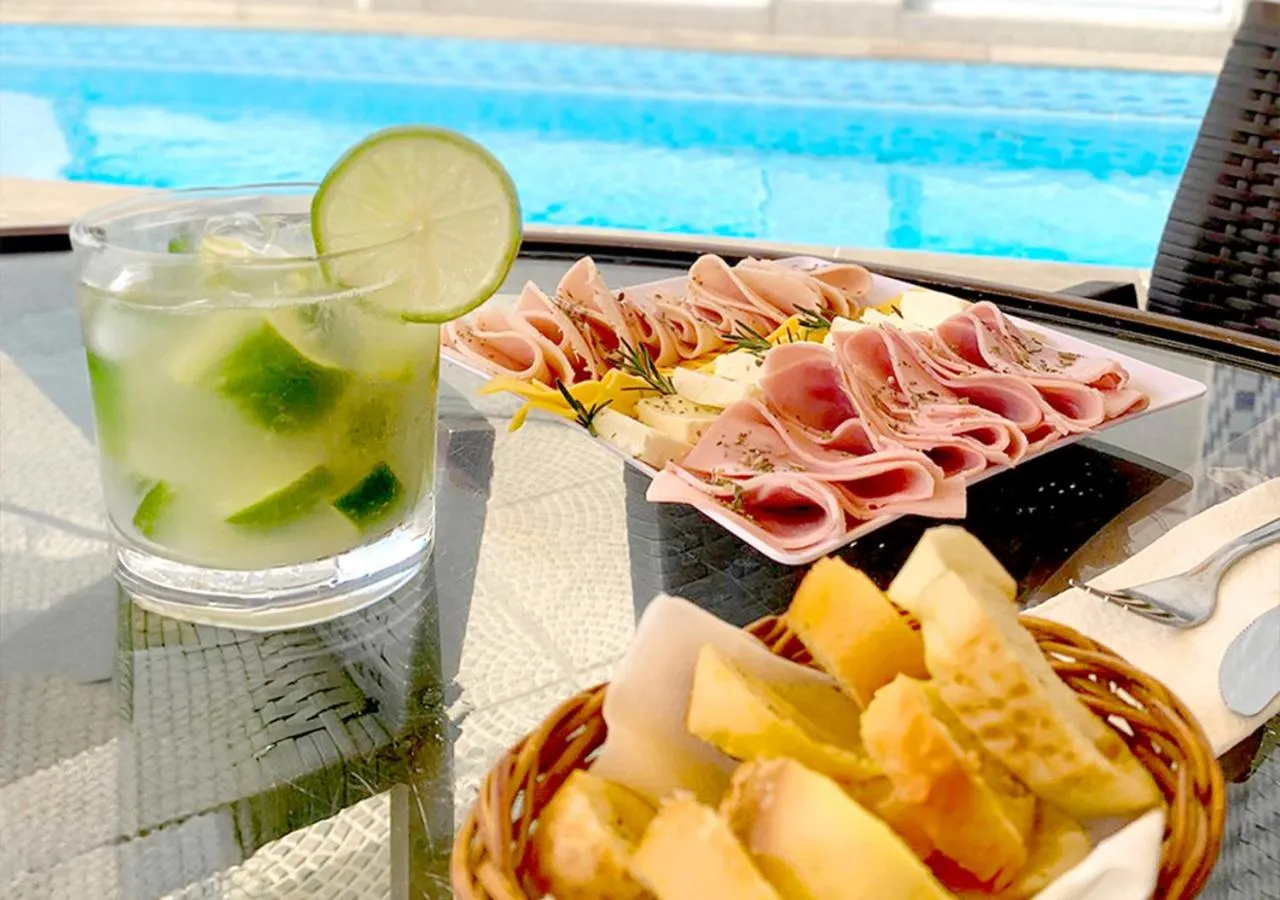 Swimming pool in Riale Vilamar Copacabana