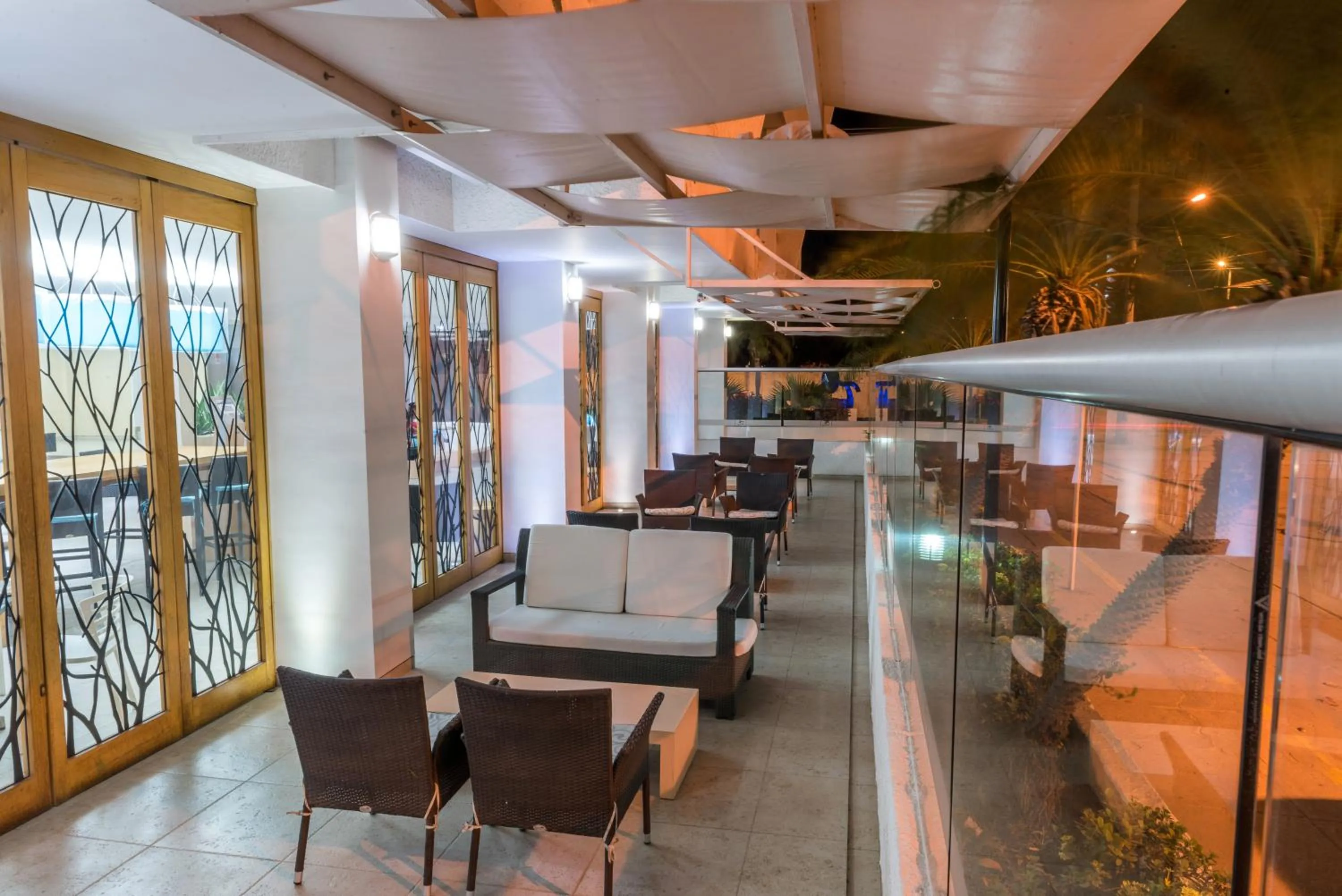 Lounge or bar in Blu Hotel by Tamaca