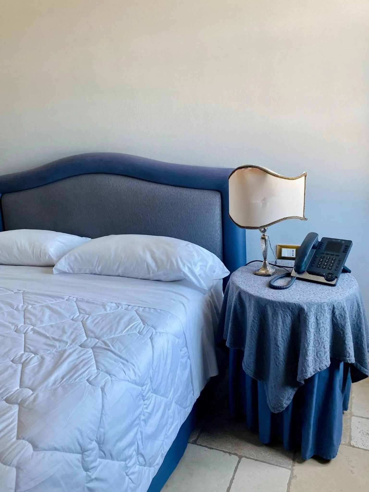 Bed in Hotel Saraceno Al Faro