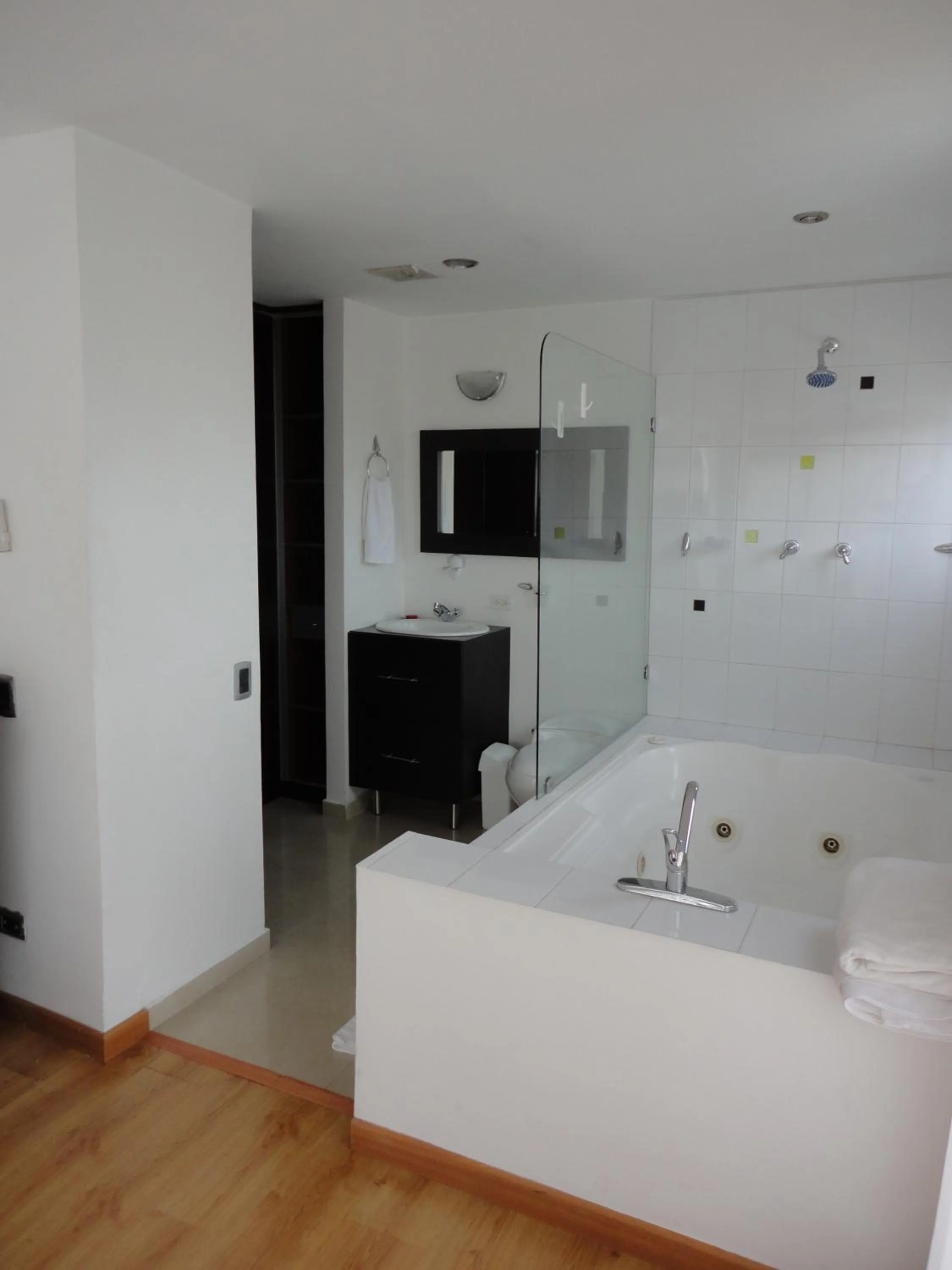 Hot Tub, Bed in Monterosa Apartamentos Amoblados