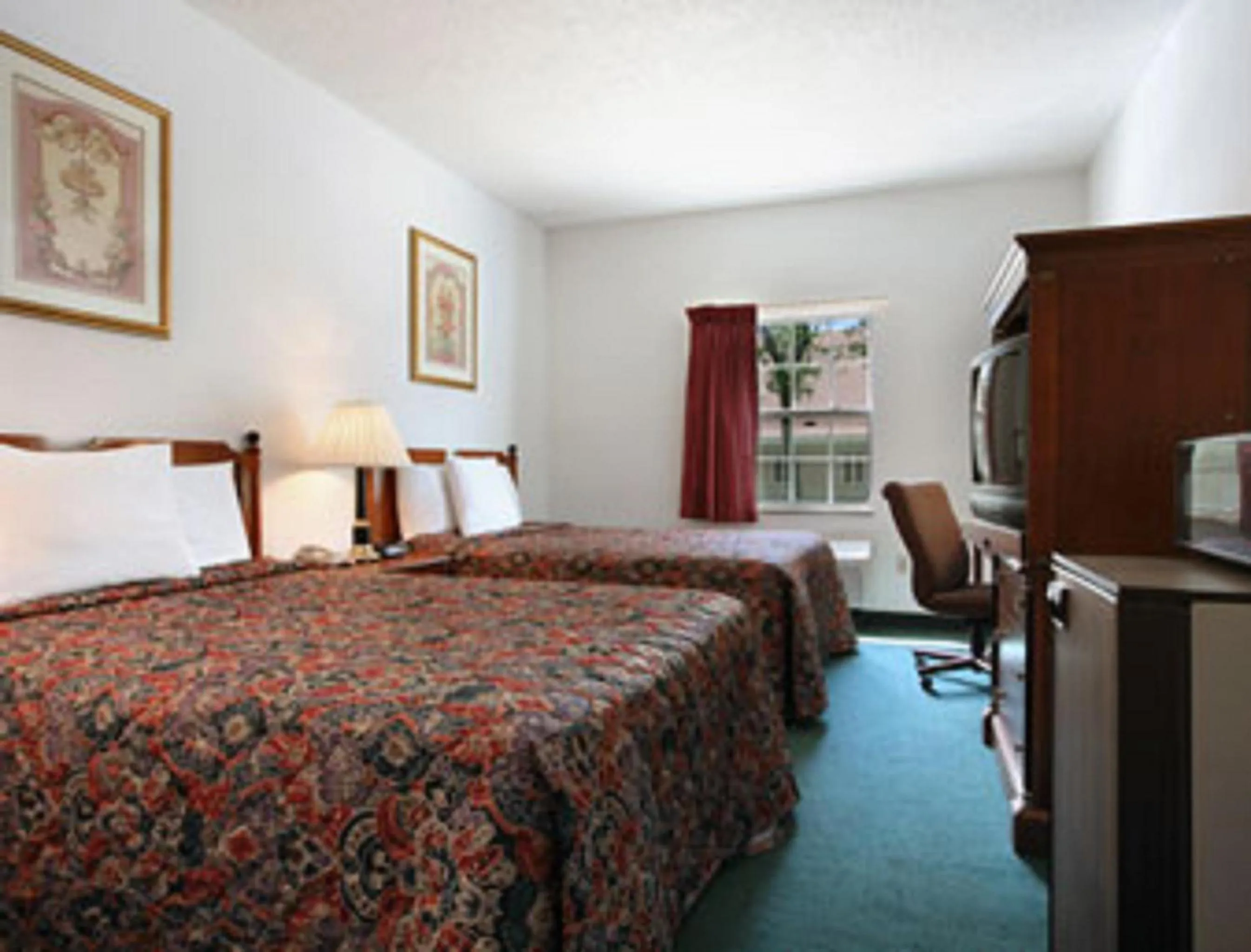 Day in Travelodge by Wyndham Waukegan Gurnee