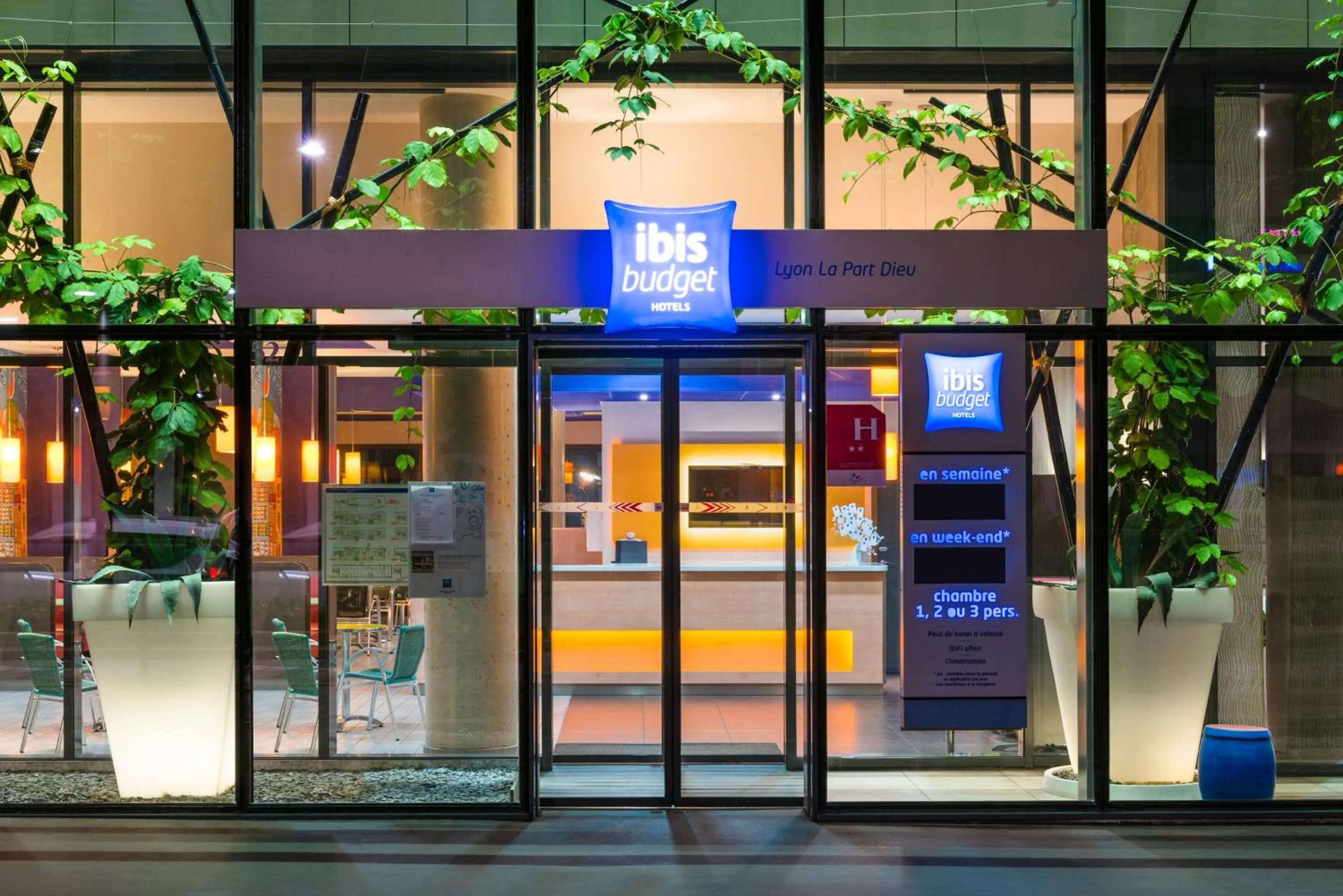 Facade/entrance in Ibis Budget Lyon Centre - Gare Part Dieu