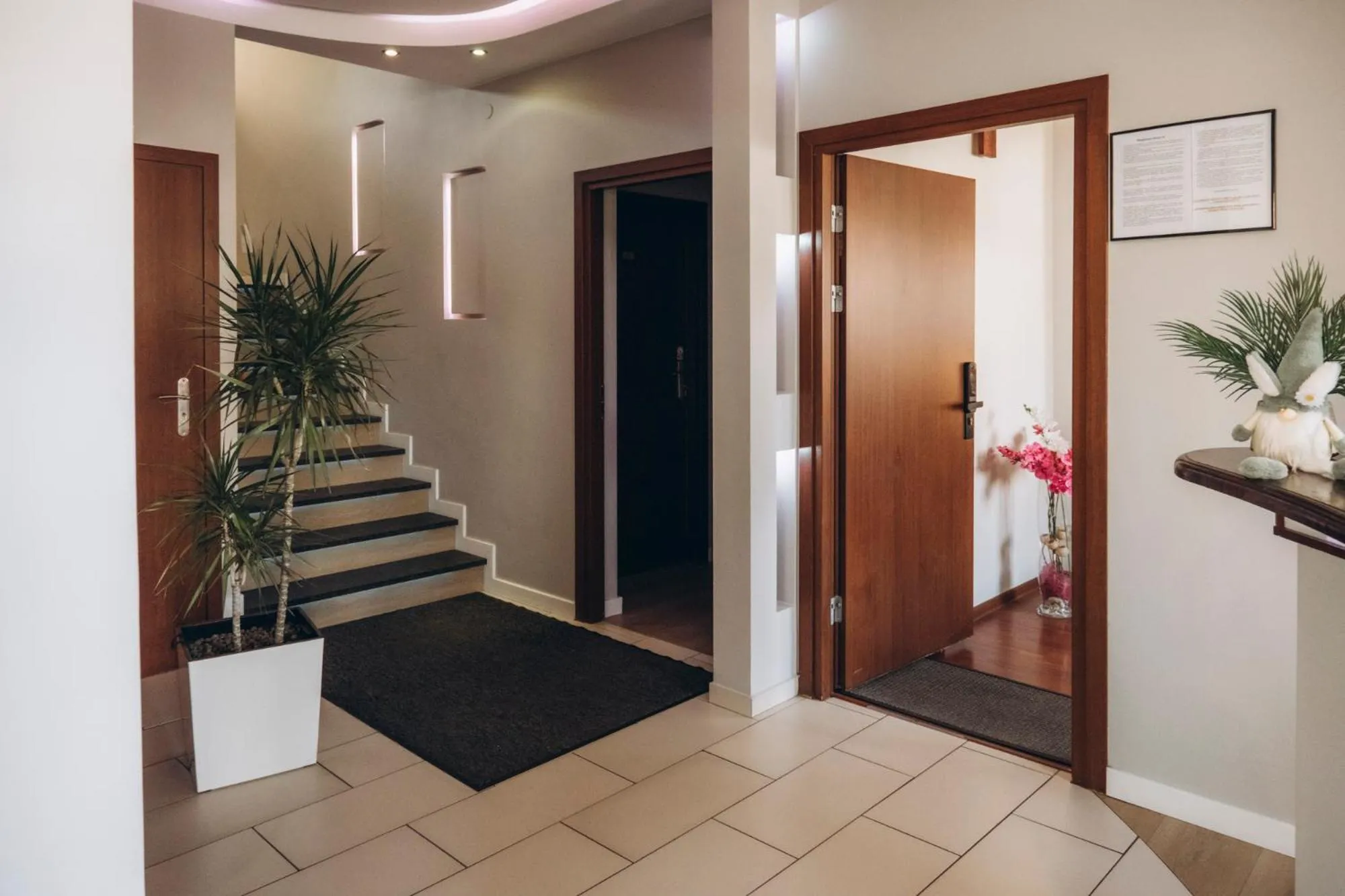 Lobby or reception in Hotel-24