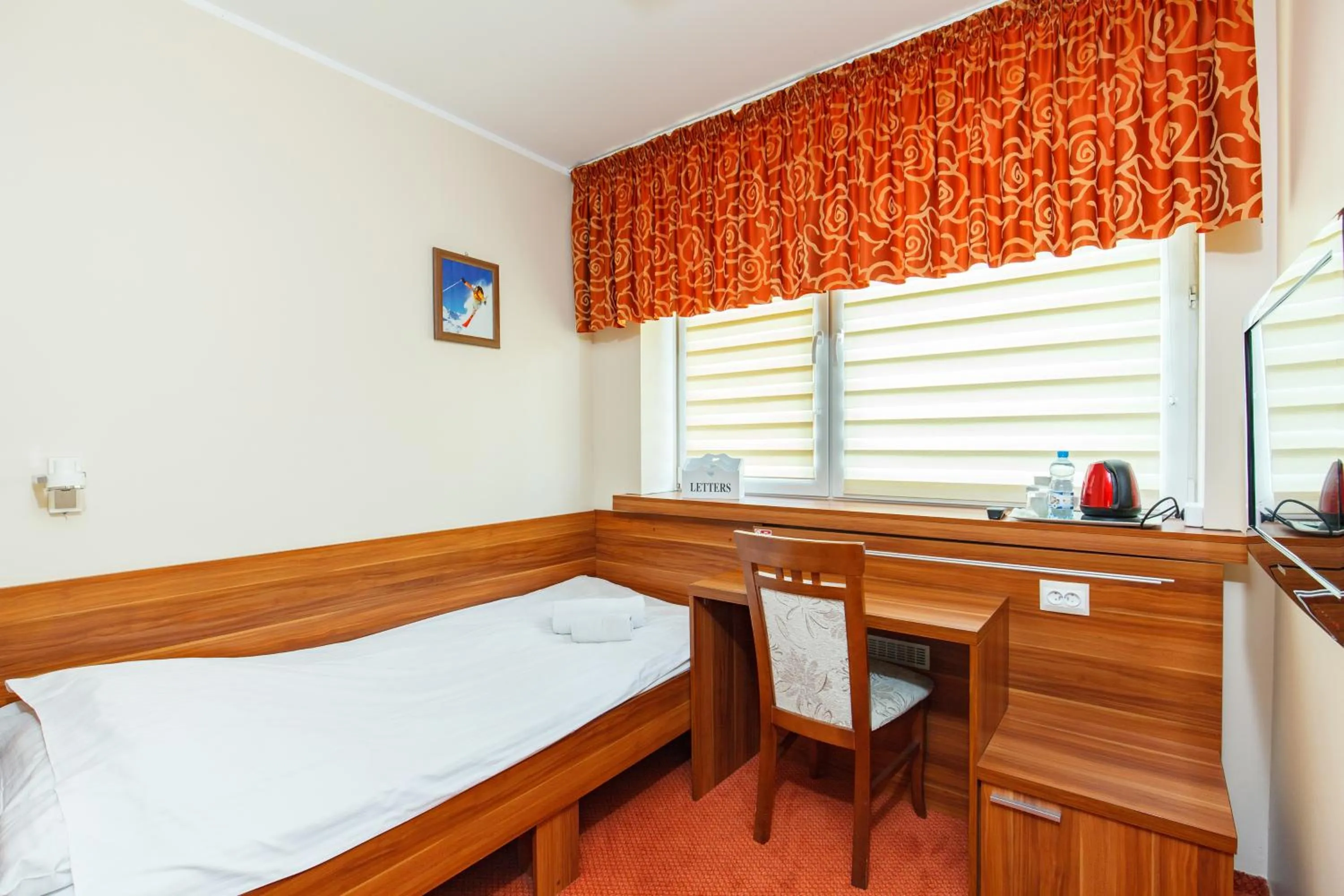 TV and multimedia, Bed in Hotel-24