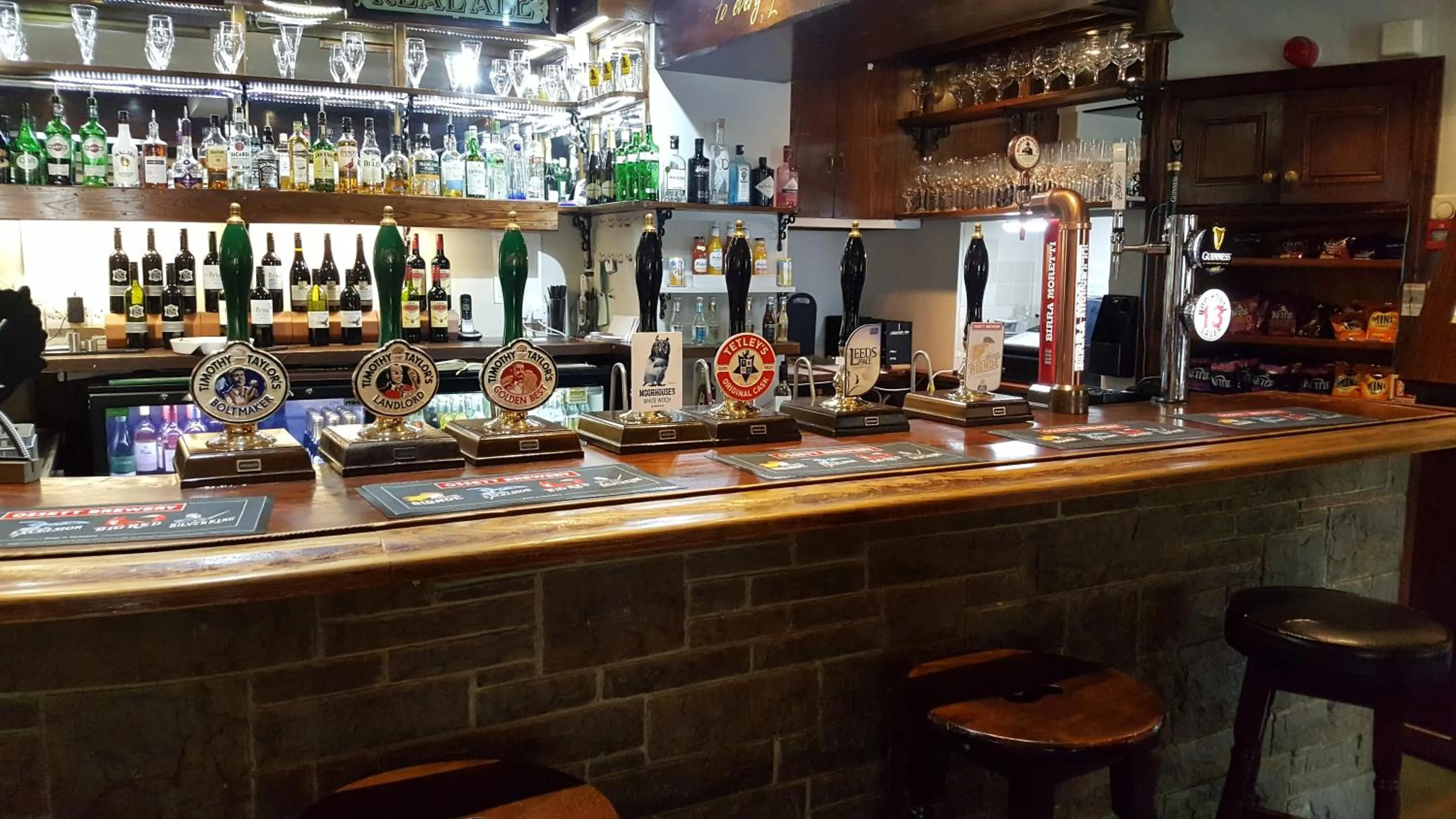 Alcoholic drinks in The Rose and Crown