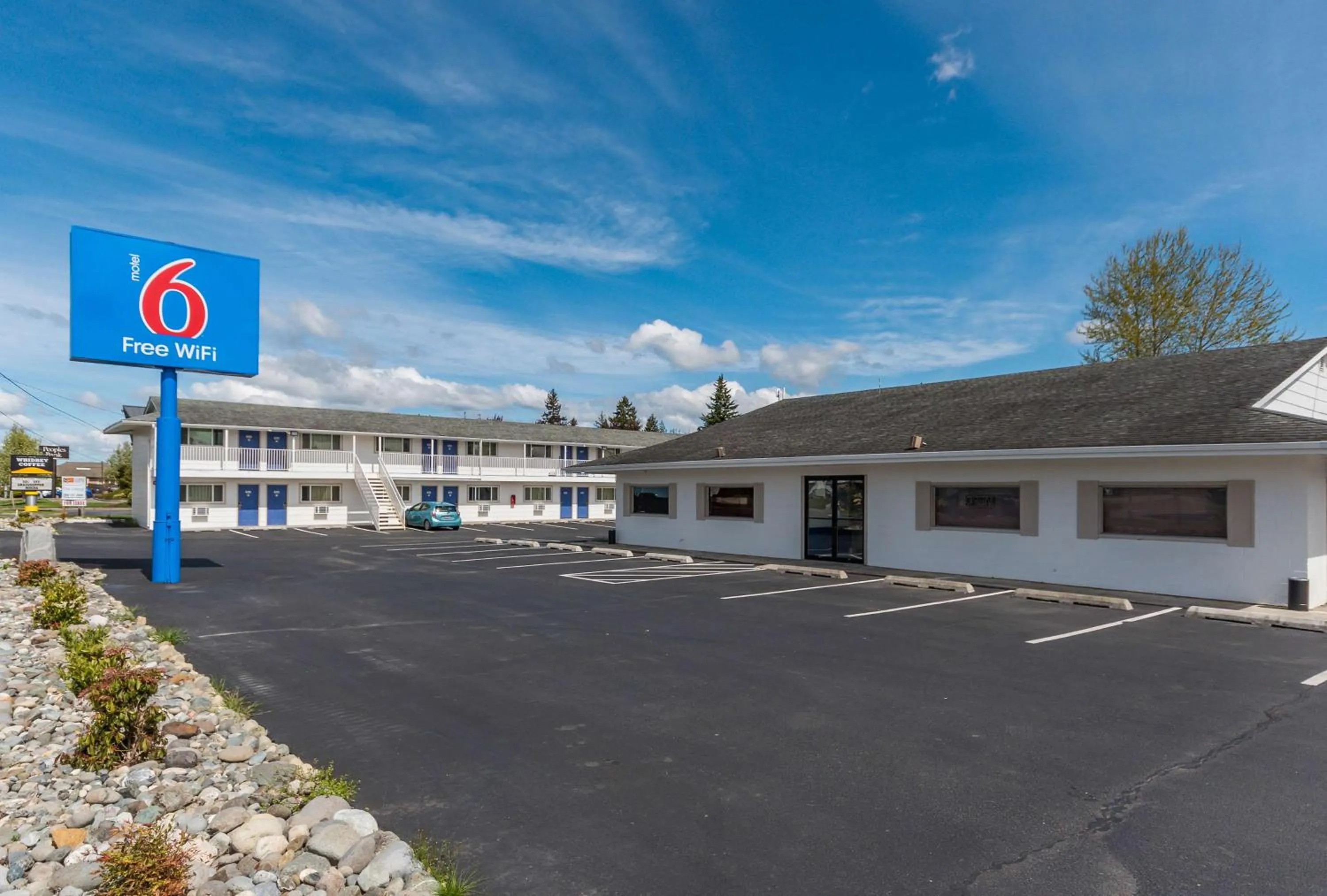 Property building in Motel 6-Burlington, WA
