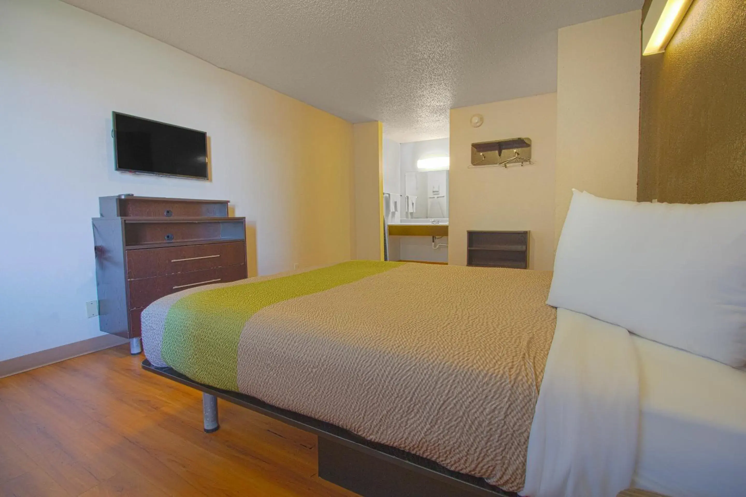 2 Queen Beds Smoking with Kitchenette in Studio Inn Extended Stay Oklahoma City Airport by OYO 2 Queen Beds Smoking with Kitchenette in Studio Inn Extended Stay Oklahoma City Airport by OYO