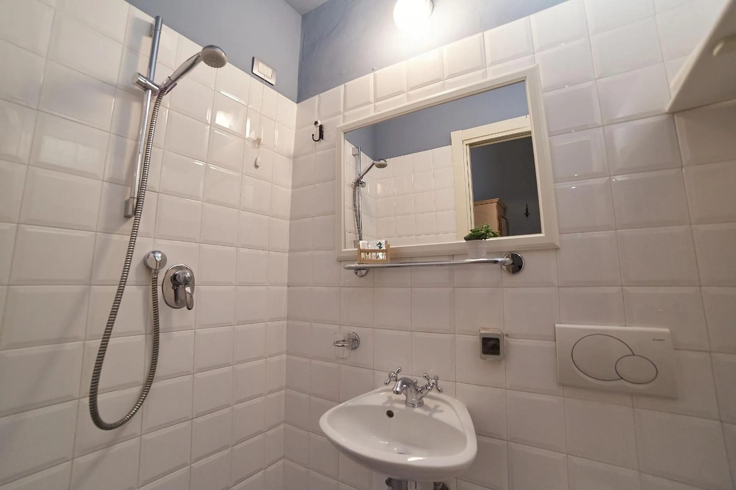 Shower in B&B Di Piazza Del Duomo