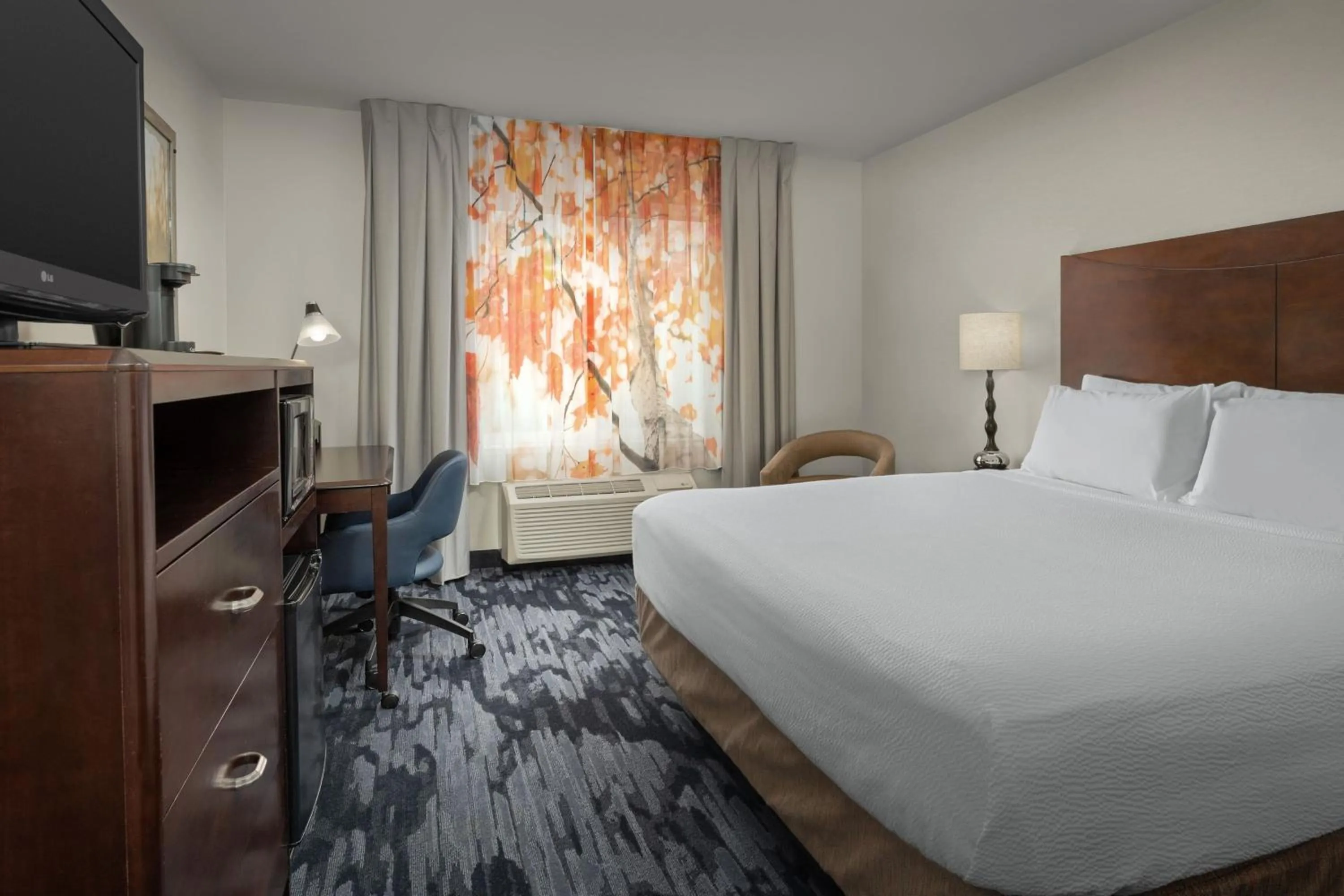 Photo of the whole room, Bed in Fairfield by Marriott Tacoma Puyallup