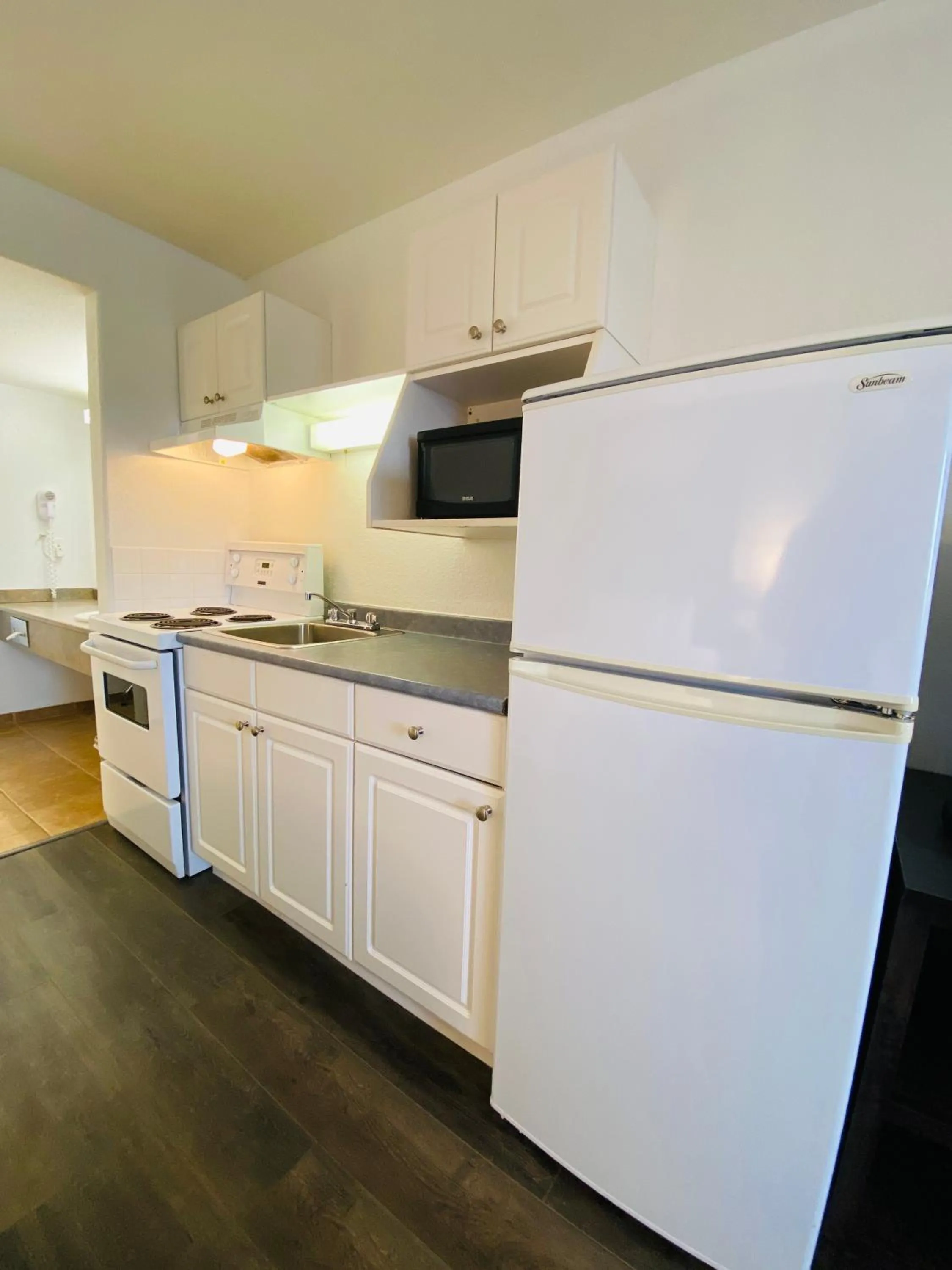 Super 8 by Wyndham 100 Mile House