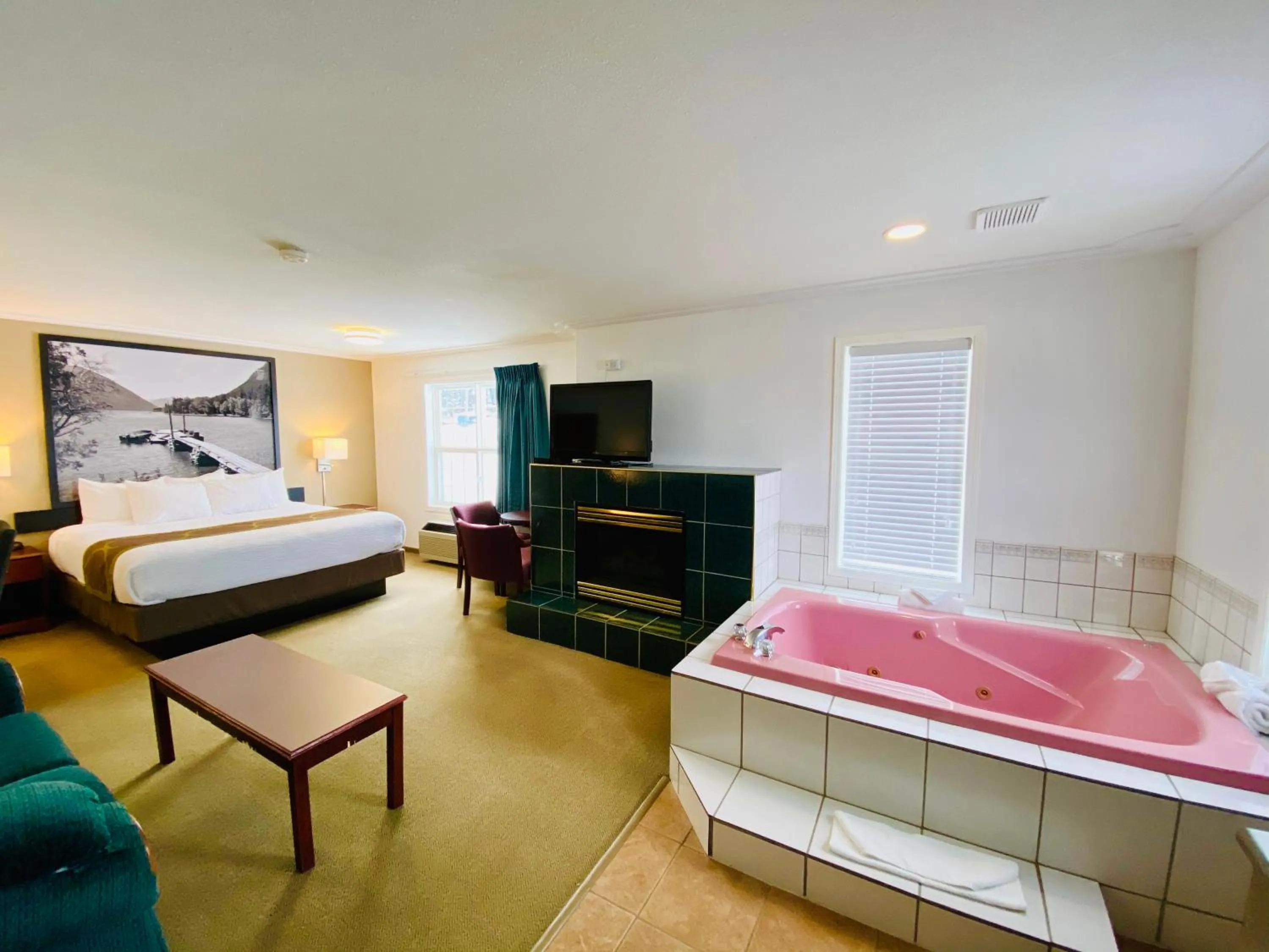 Bed in Super 8 by Wyndham 100 Mile House